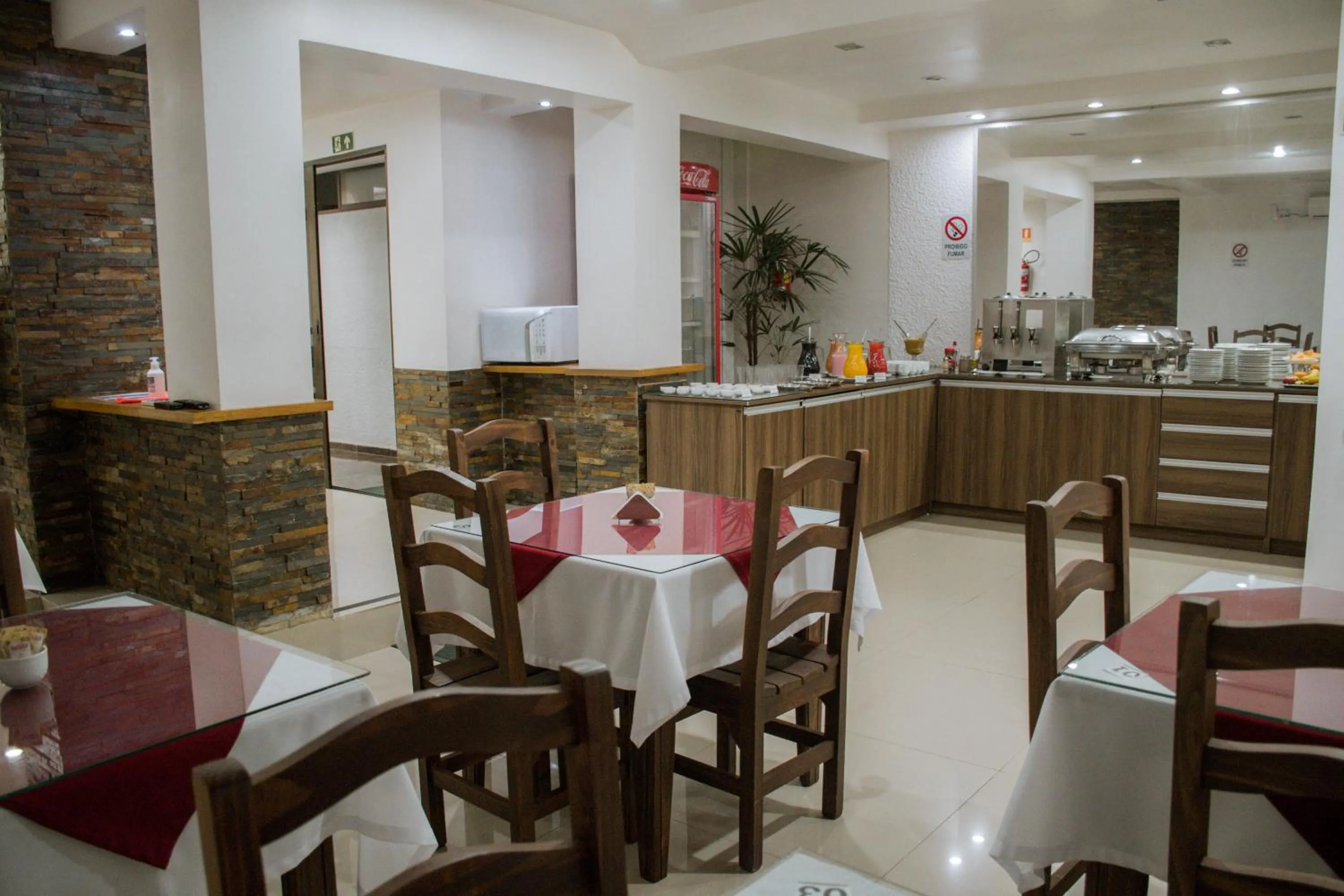 Restaurant/places to eat in Hotel Masseilot