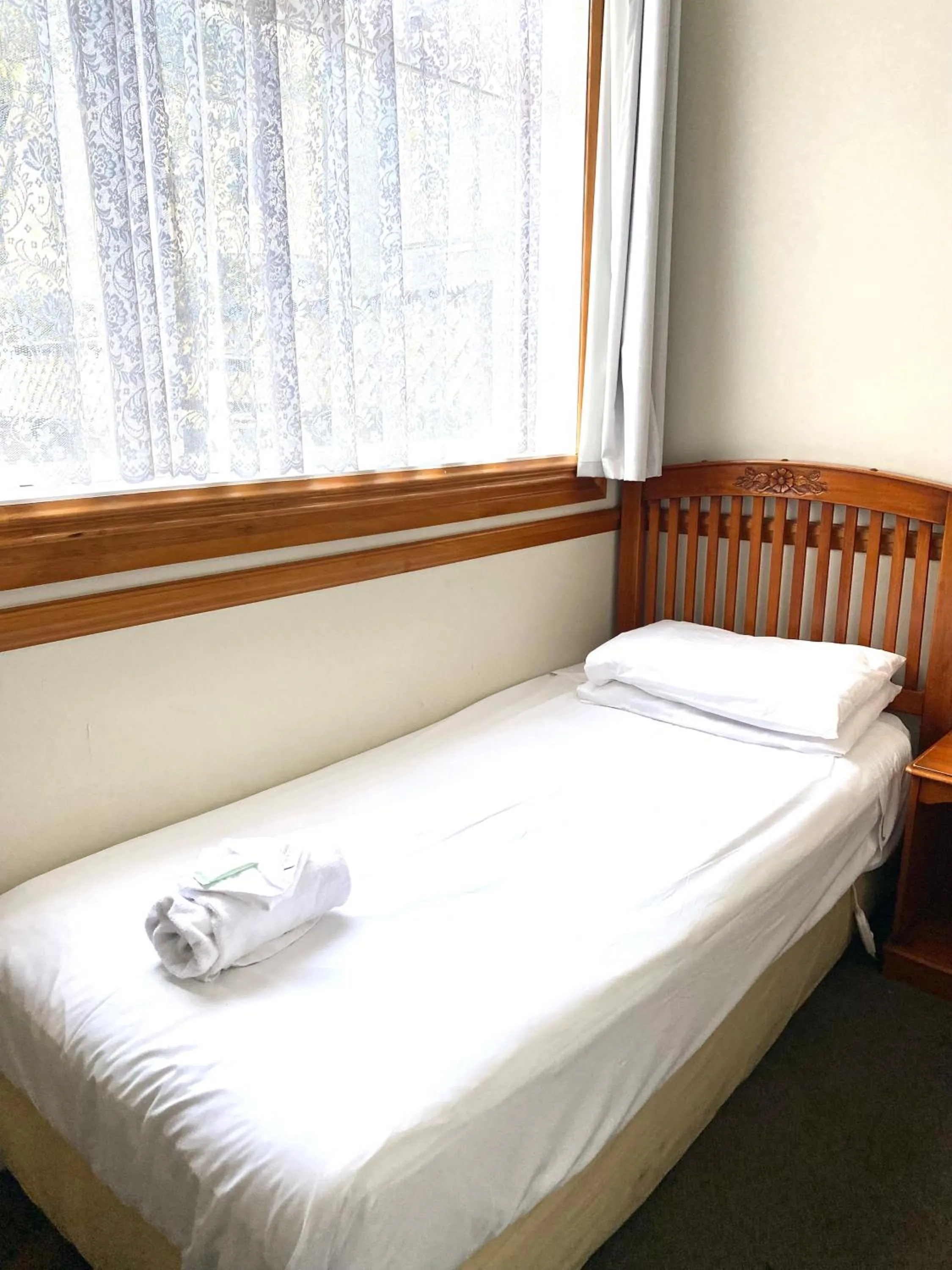 Bedroom, Bed in Shepherds Arms Hotel