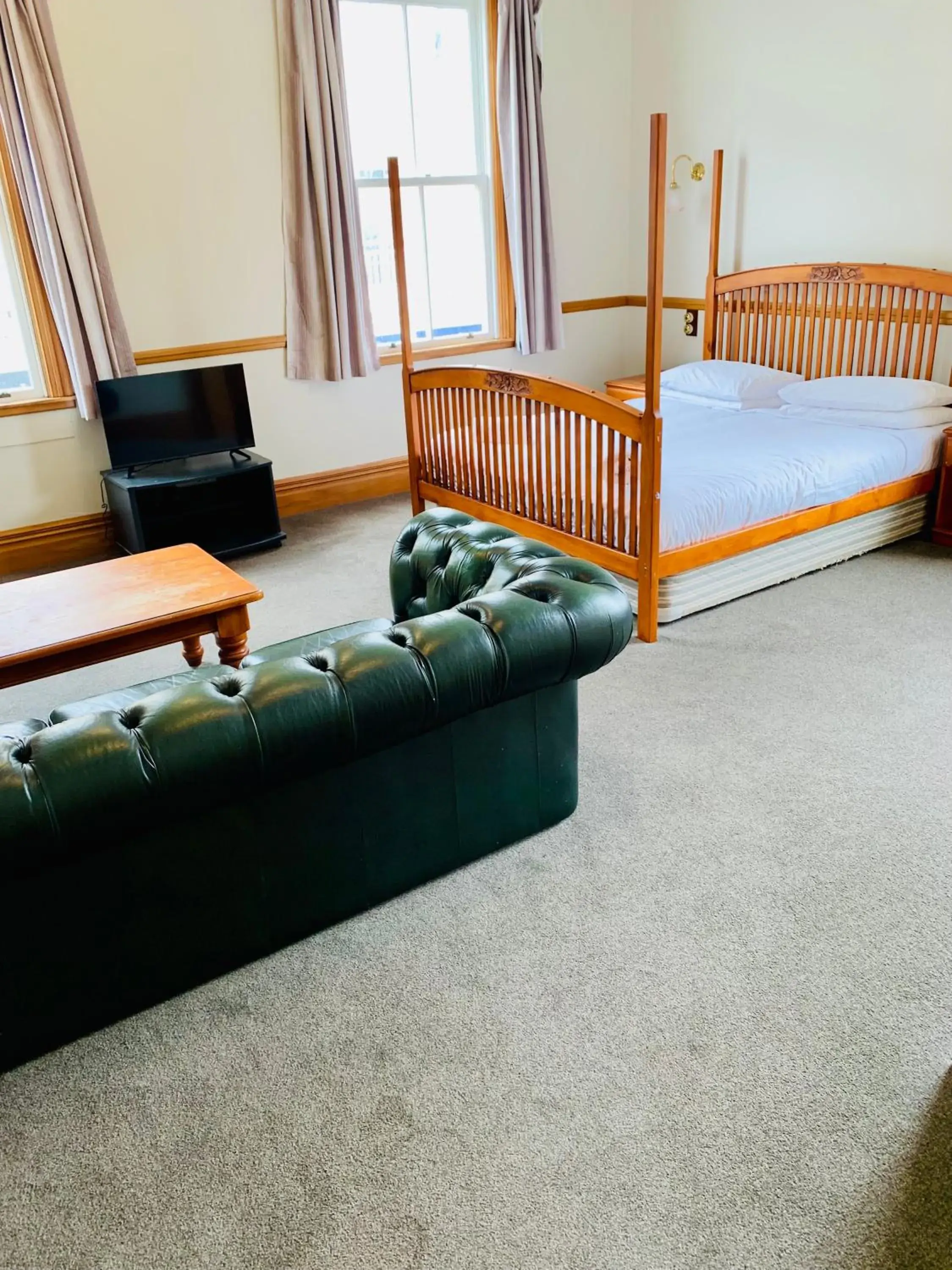 Bedroom, Bed in Shepherds Arms Hotel Bedroom, Bed in Shepherds Arms Hotel