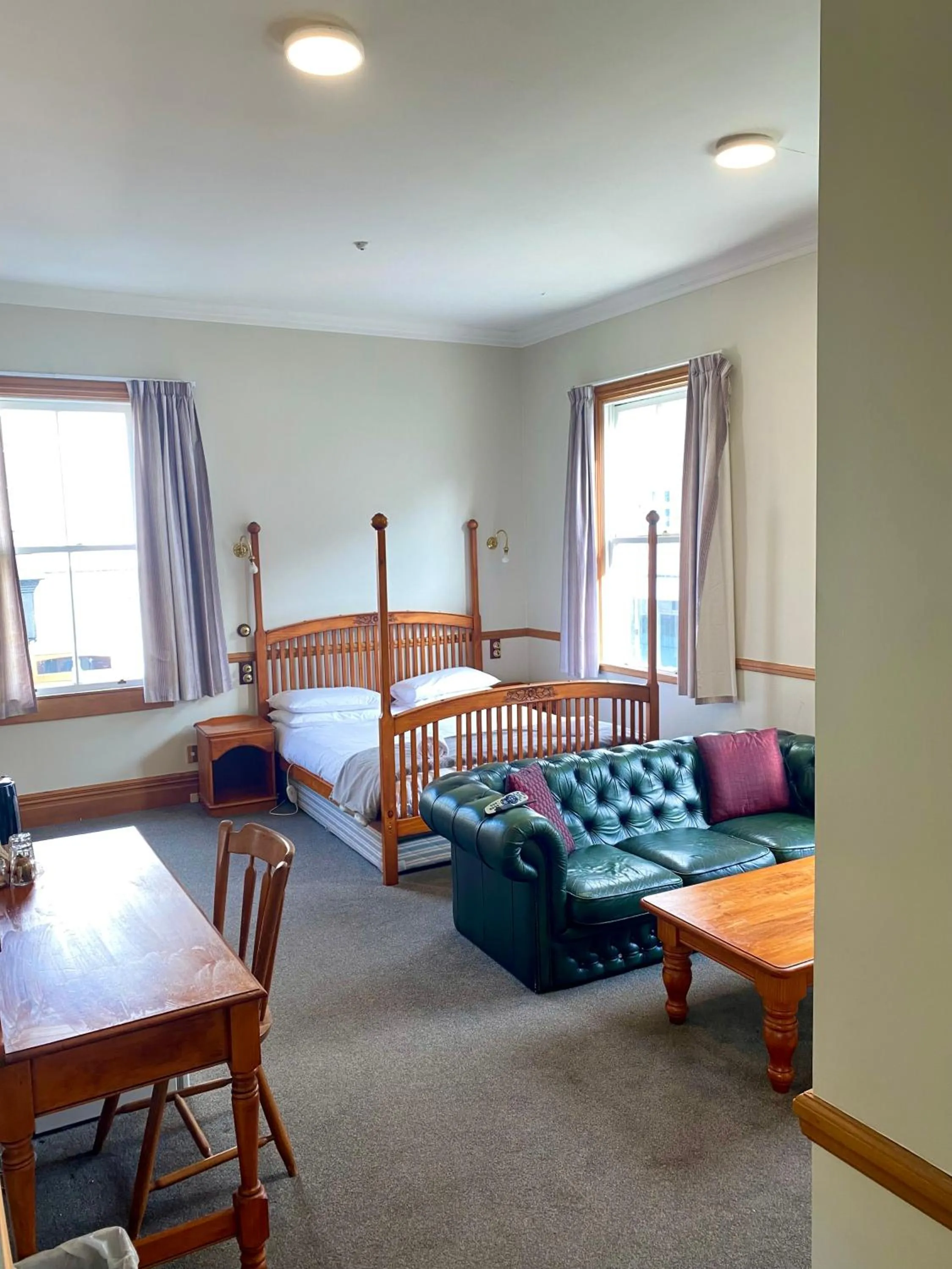 Bed in Shepherds Arms Hotel