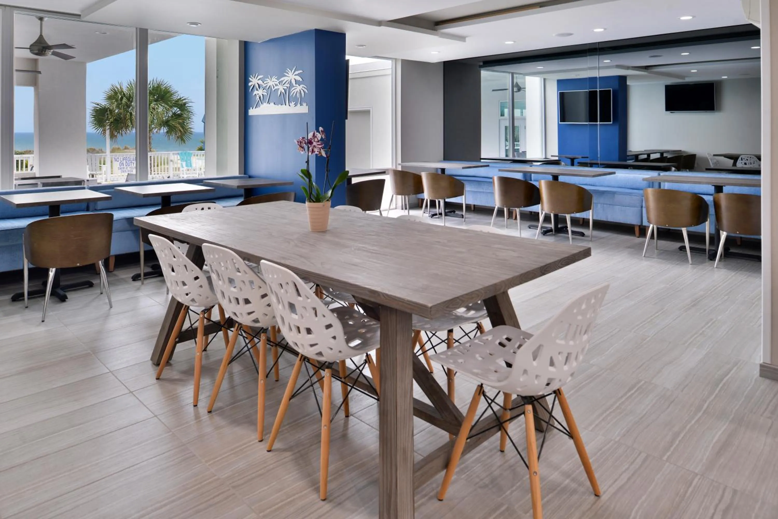 Restaurant/places to eat in Cabana Shores Hotel