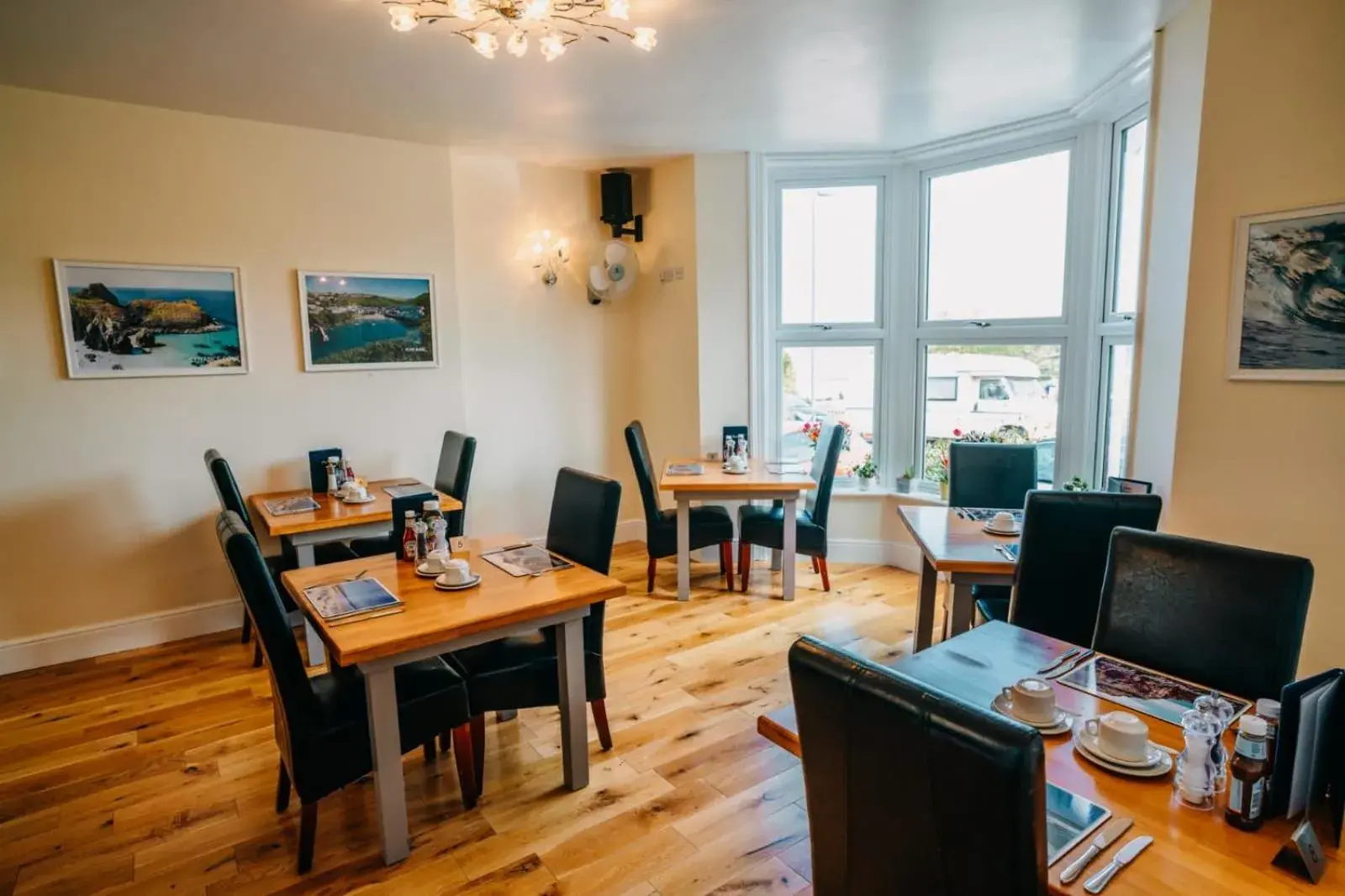 Restaurant/places to eat in OYO Minerva Guesthouse Restaurant/places to eat in OYO Minerva Guesthouse