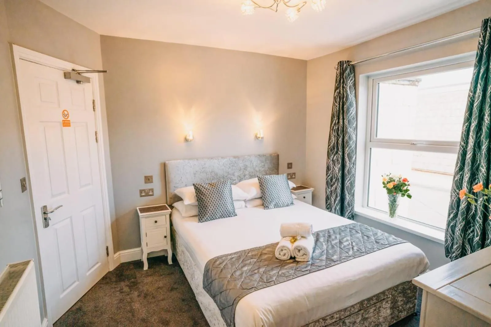 Photo of the whole room, Bed in OYO Minerva Guesthouse