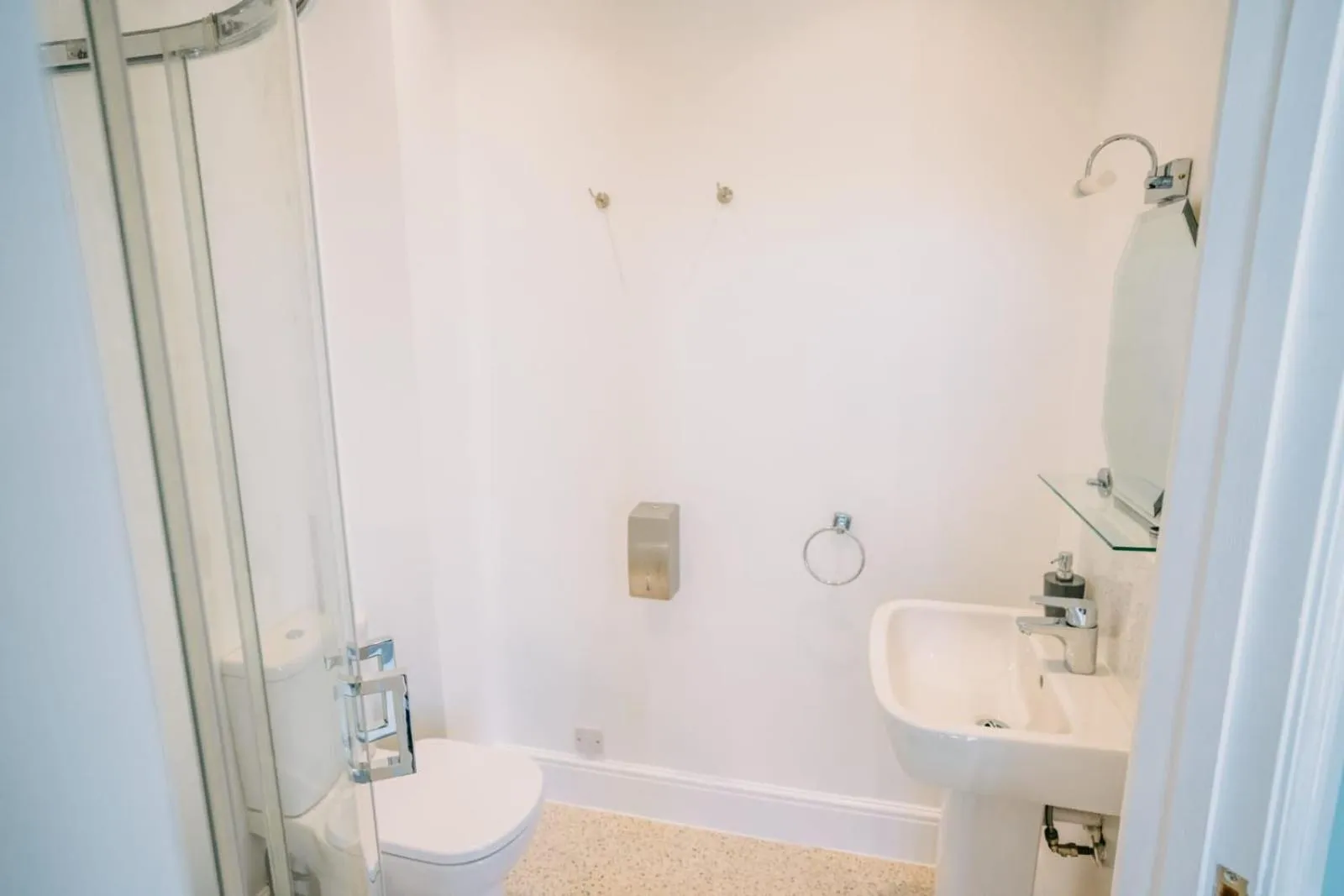 Bathroom in OYO Minerva Guesthouse