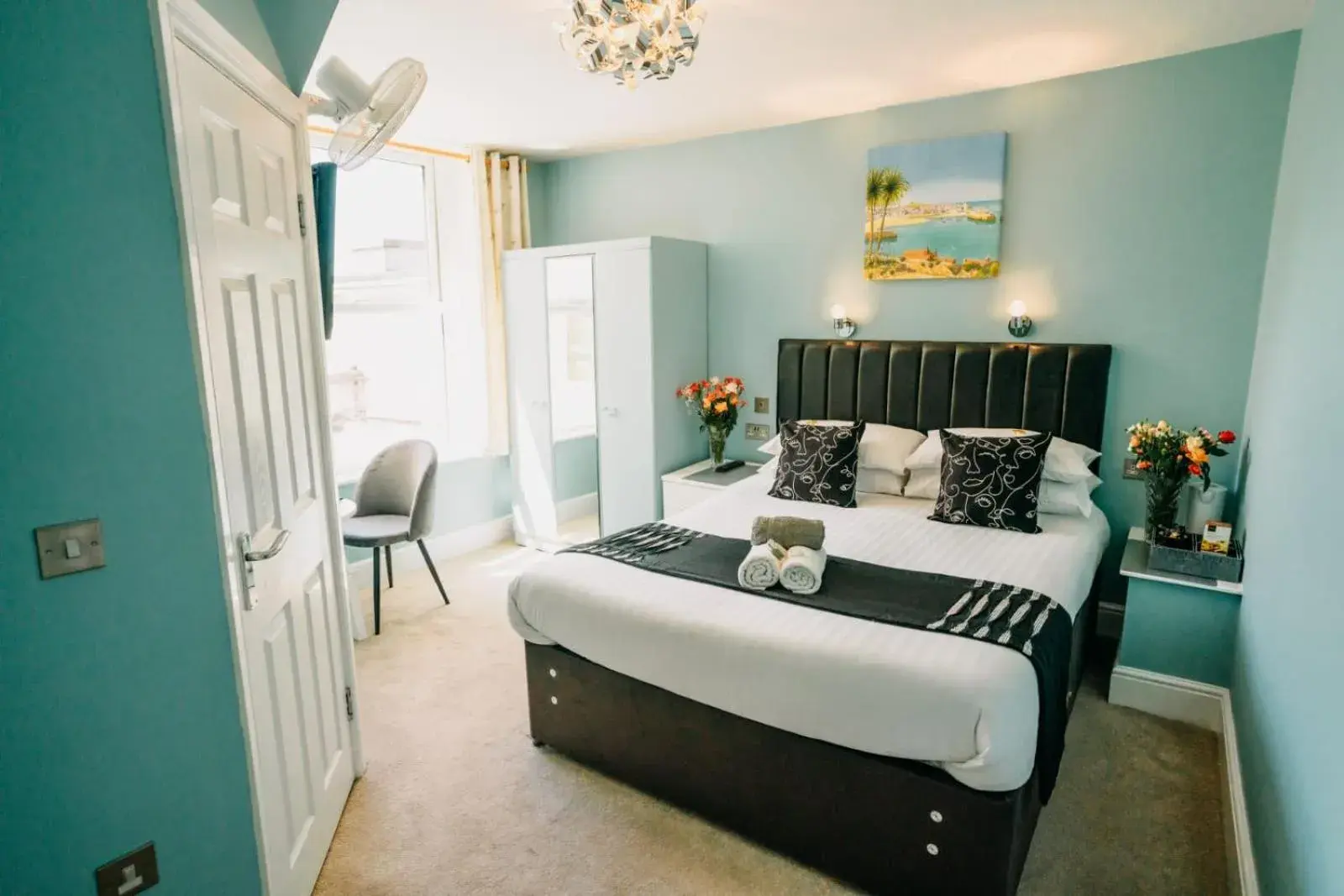 Standard Double Room in OYO Minerva Guesthouse Standard Double Room in OYO Minerva Guesthouse