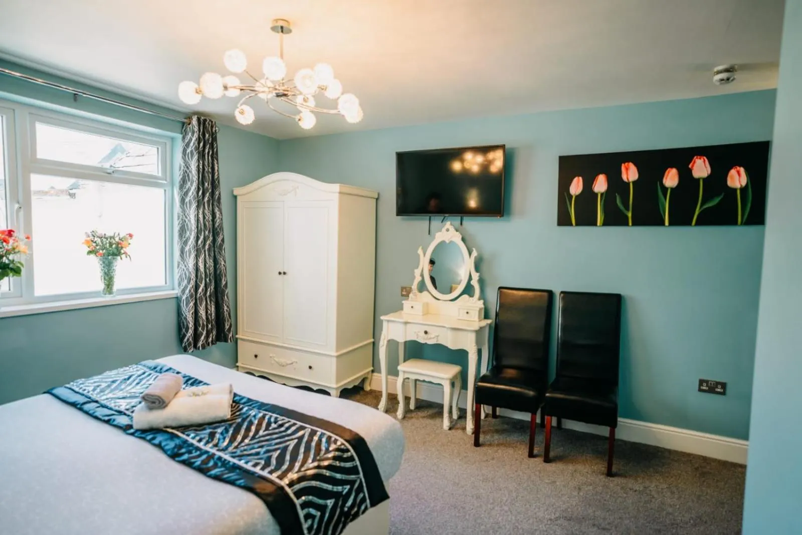 Bed in OYO Minerva Guesthouse