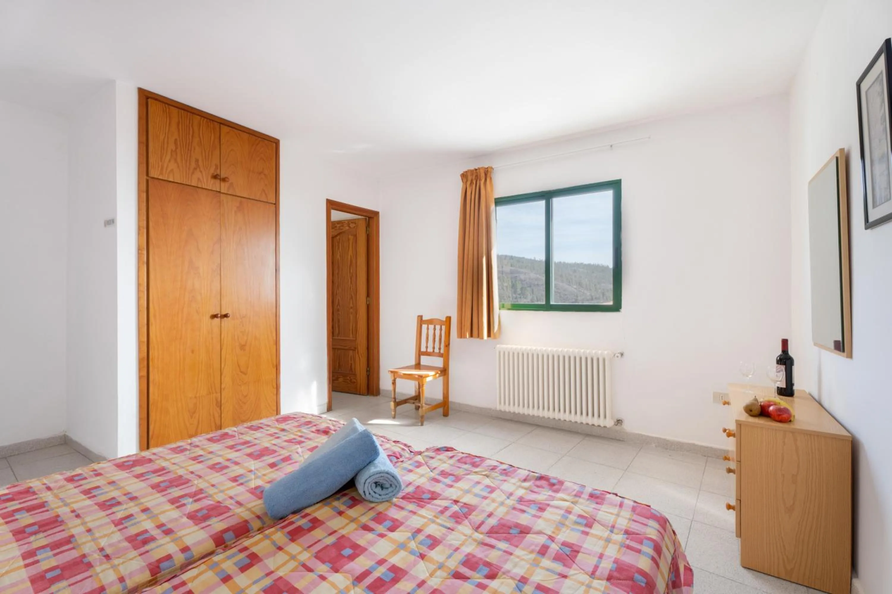 Property building, Bed in Hotel Germán