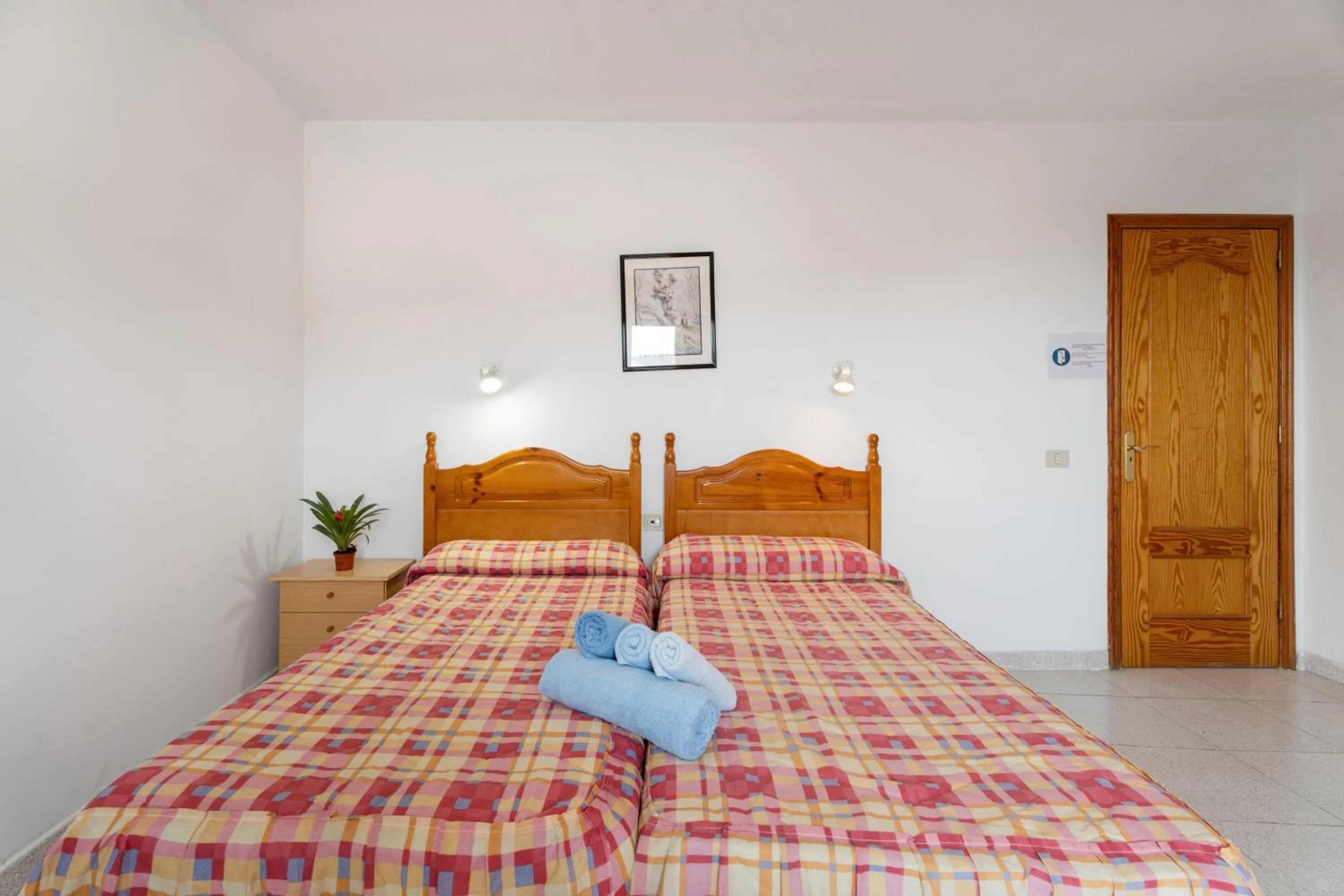 Property building, Bed in Hotel Germán