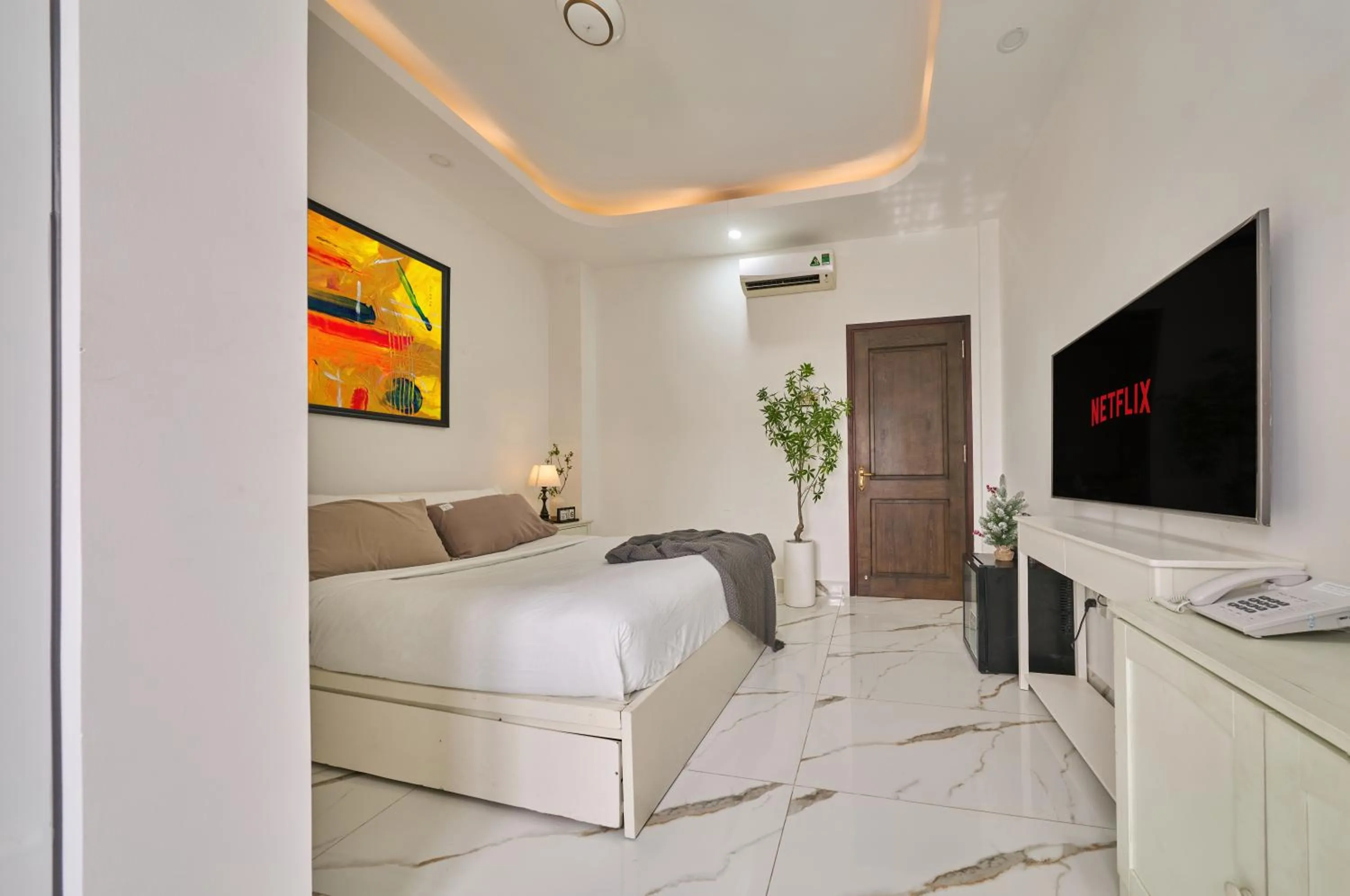 Communal lounge/ TV room, Bed in Green Riverside Hotel & Apartment