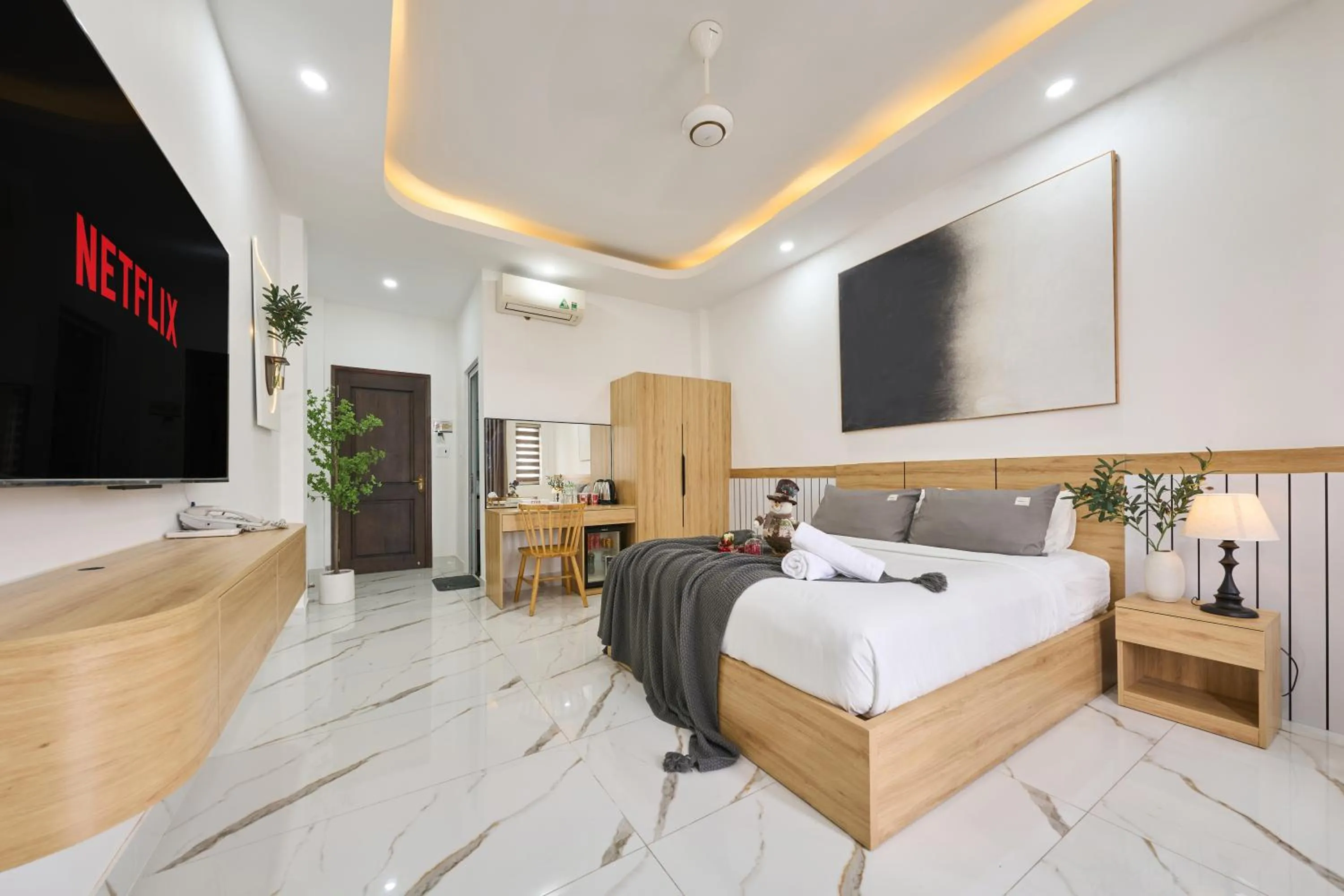 Communal lounge/ TV room, Bed in Green Riverside Hotel & Apartment