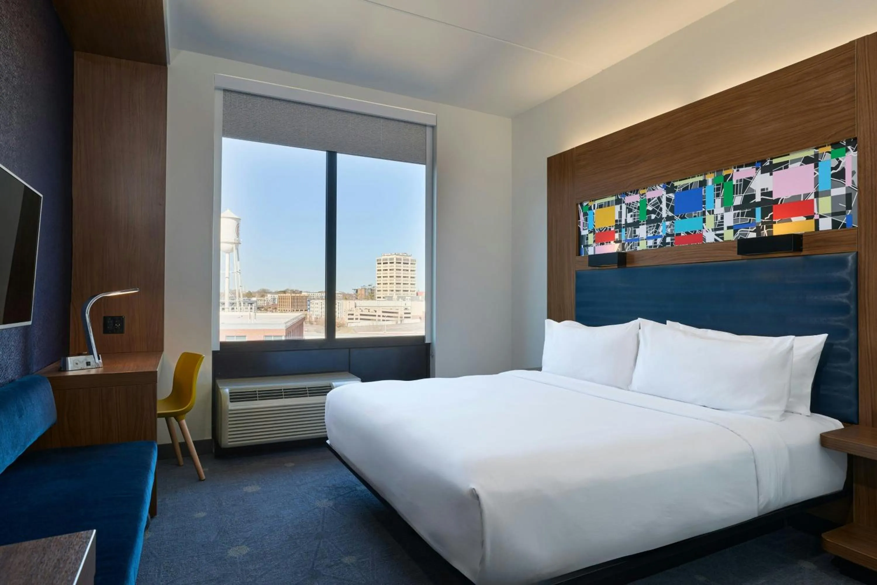 Photo of the whole room, Bed in Aloft Durham Downtown