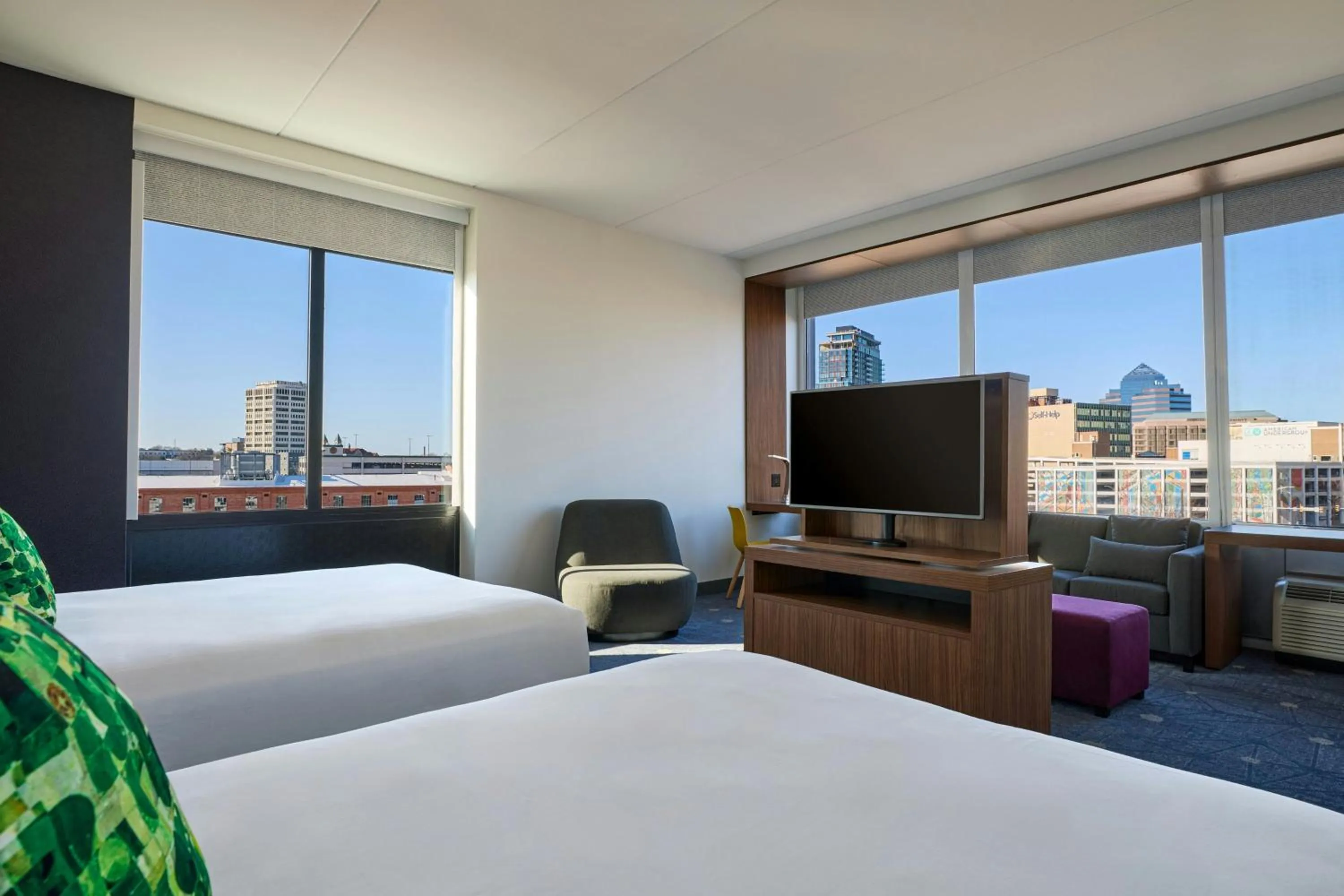 Photo of the whole room, Bed in Aloft Durham Downtown