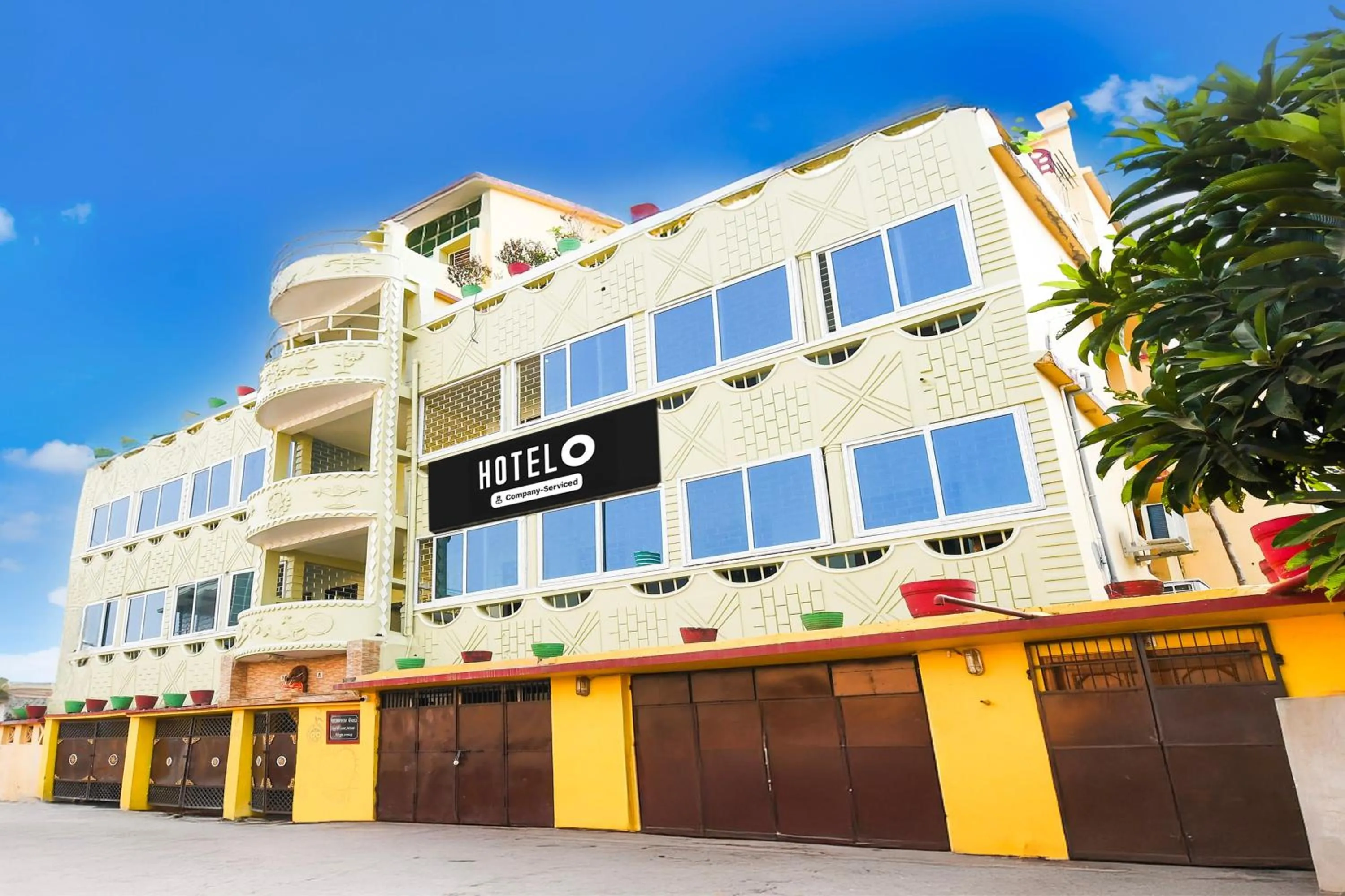 Facade/entrance in Super Hotel O Khandagiri Near DN Regalia Mall