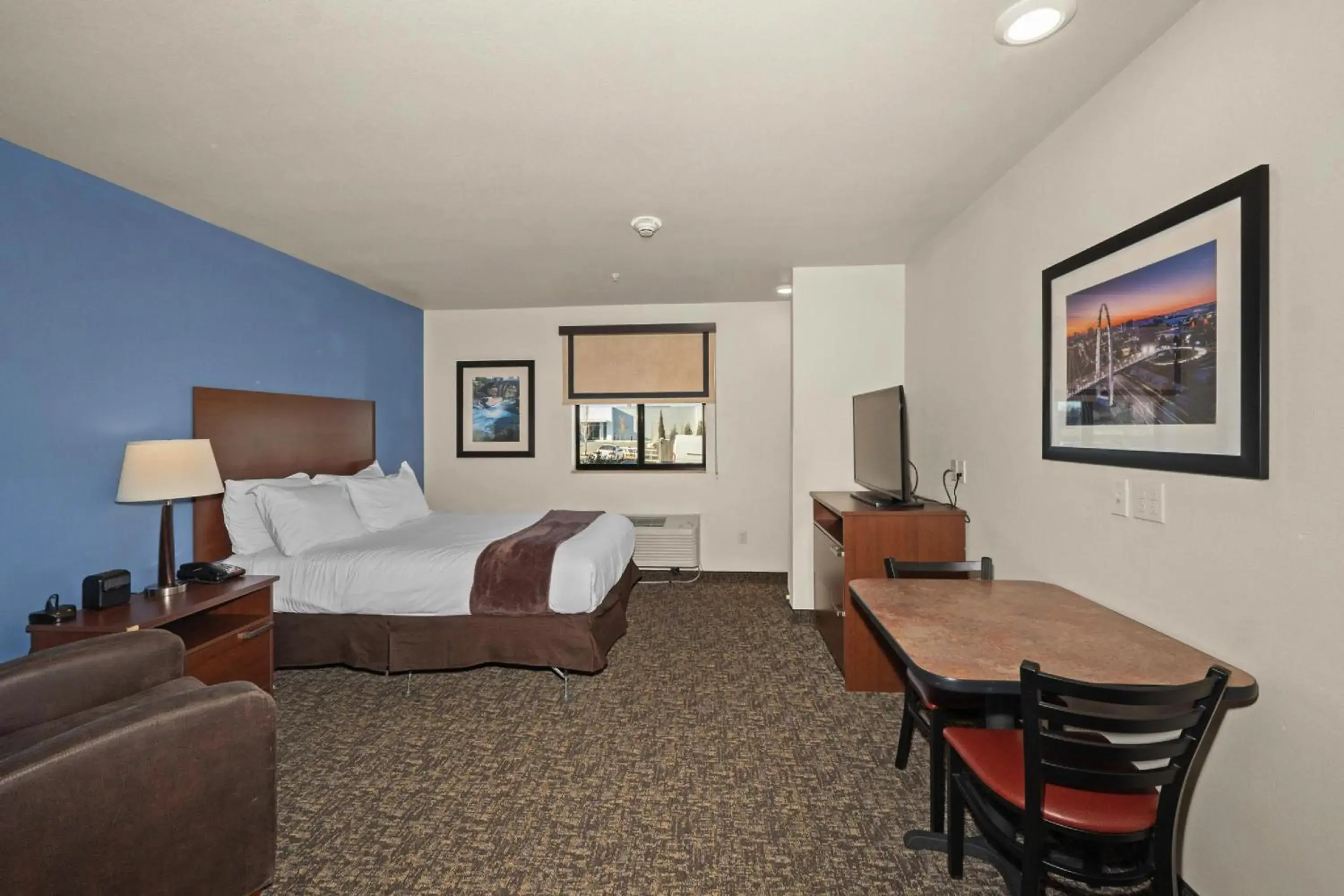 Bedroom in MainStay Suites Spokane Valley Bedroom in MainStay Suites Spokane Valley