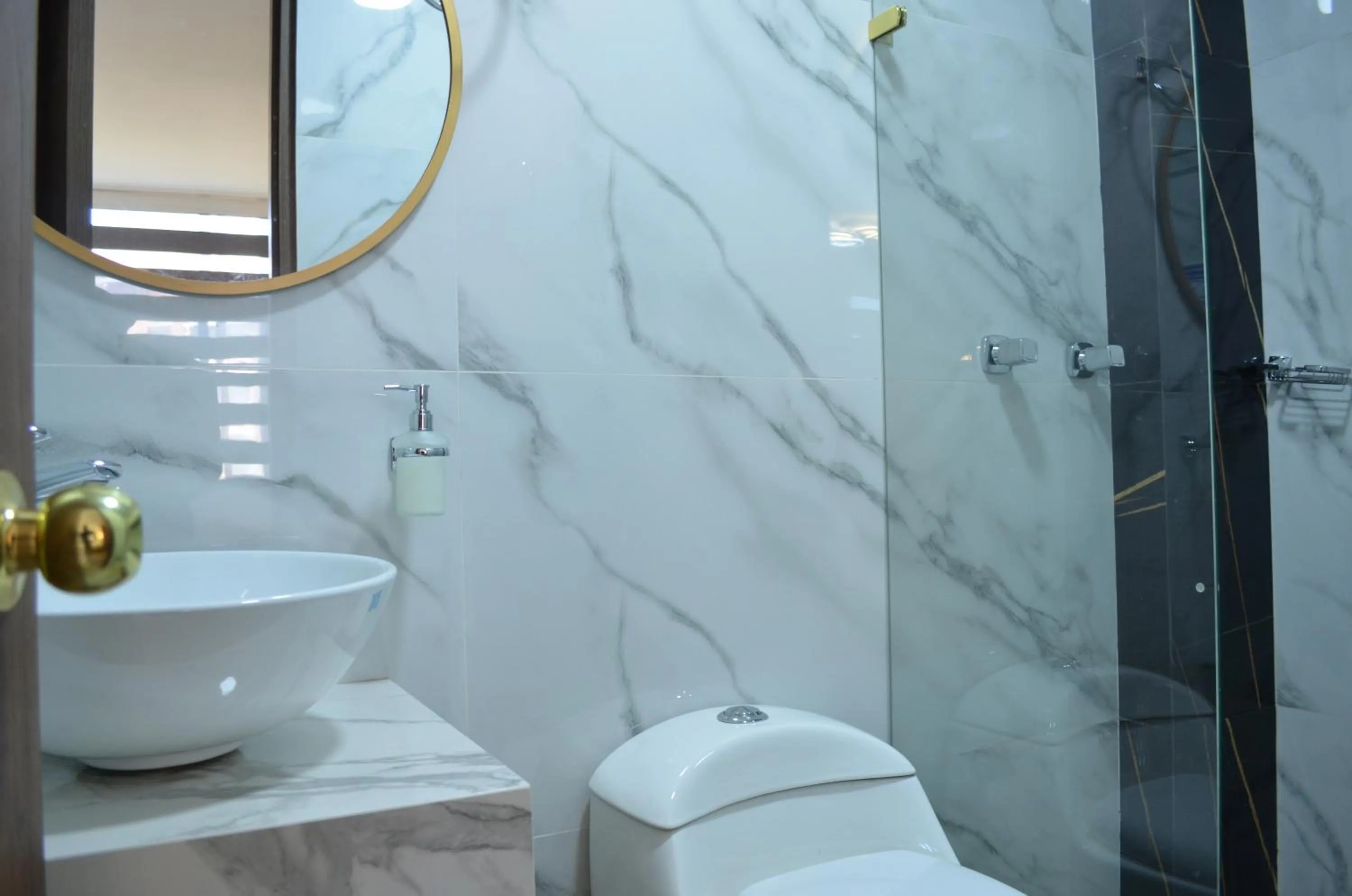 Shower in Hotel Diamond Luxury Tunja