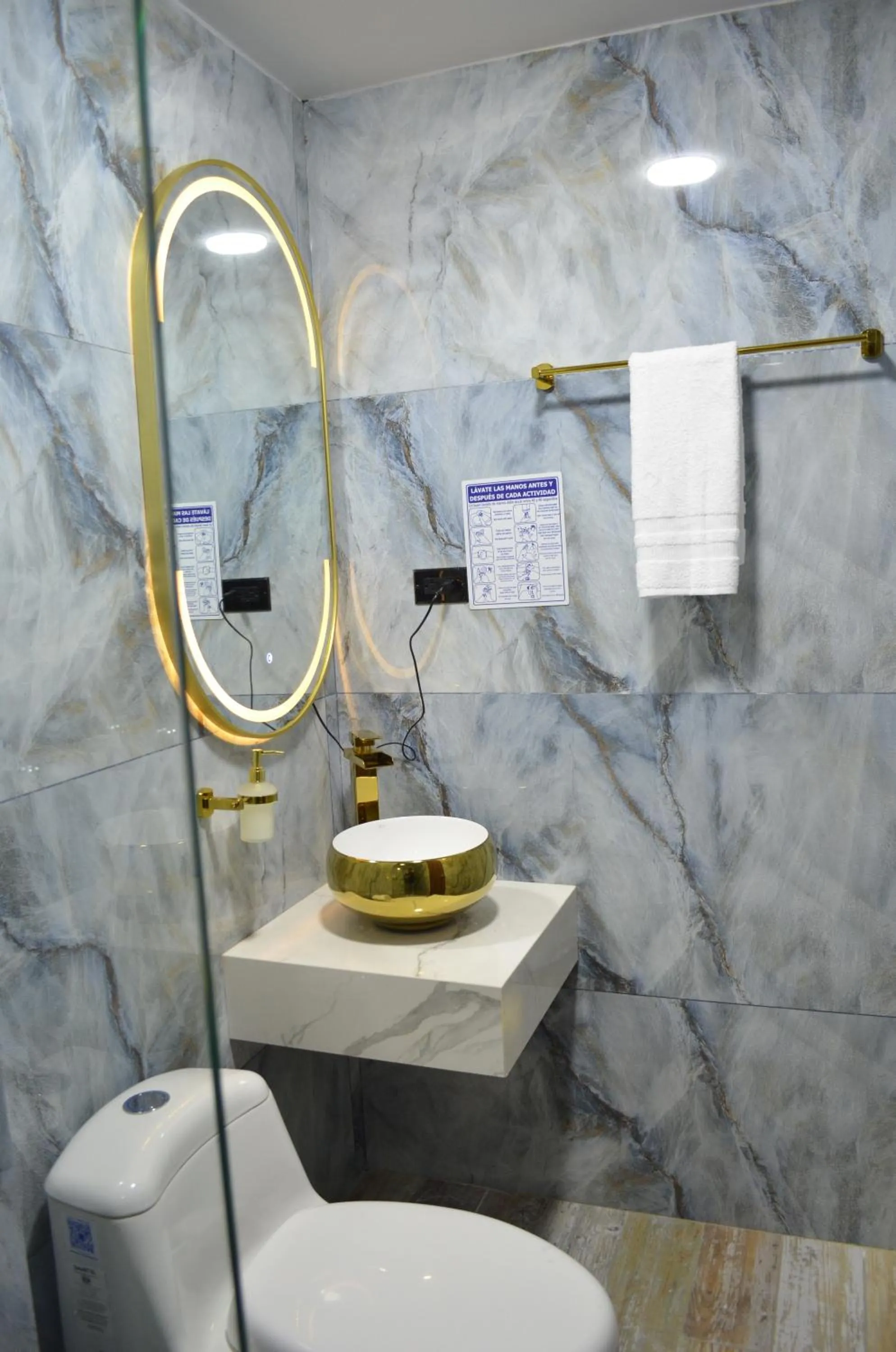 Shower in Hotel Diamond Luxury Tunja