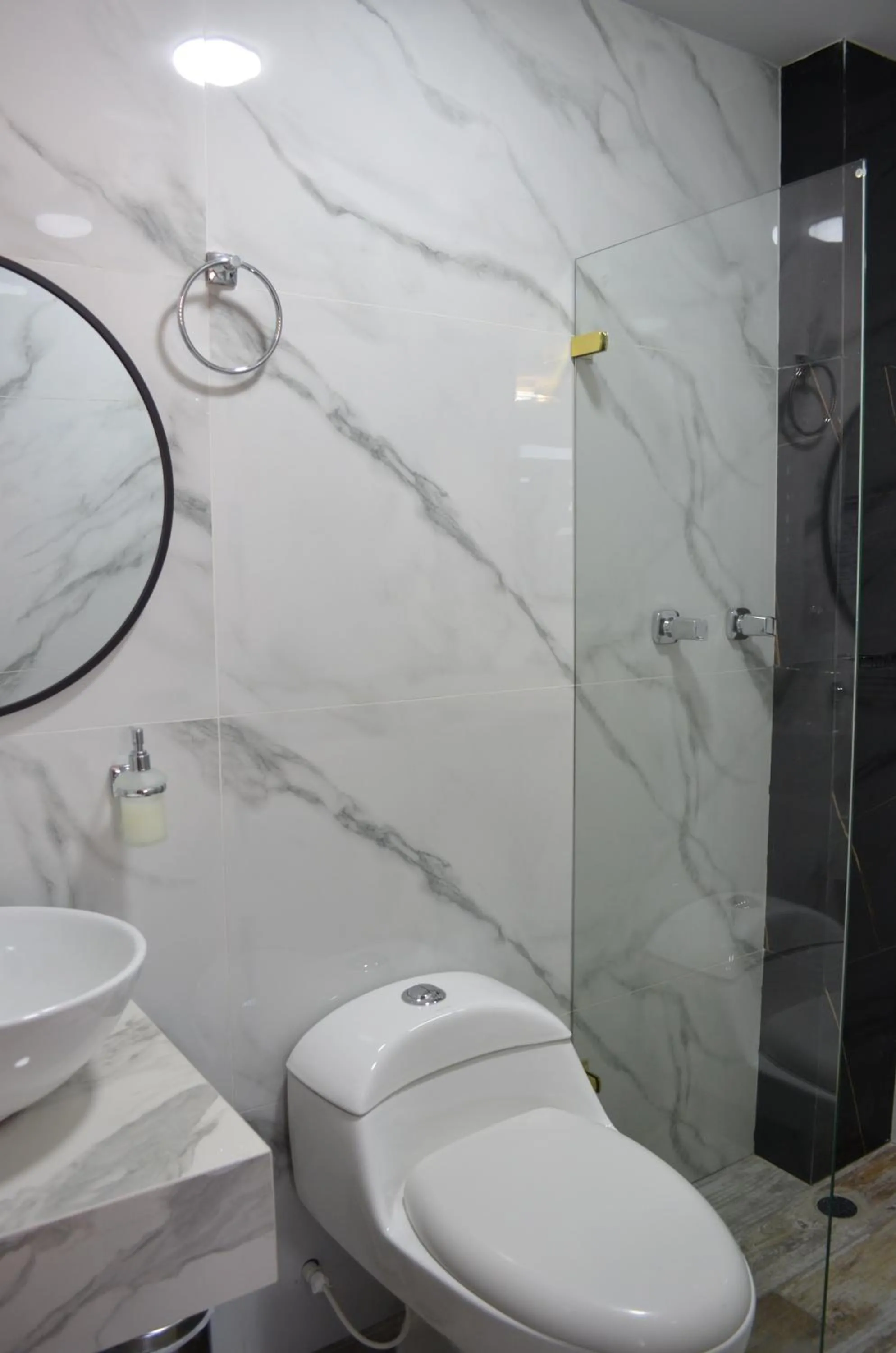 Shower in Hotel Diamond Luxury Tunja