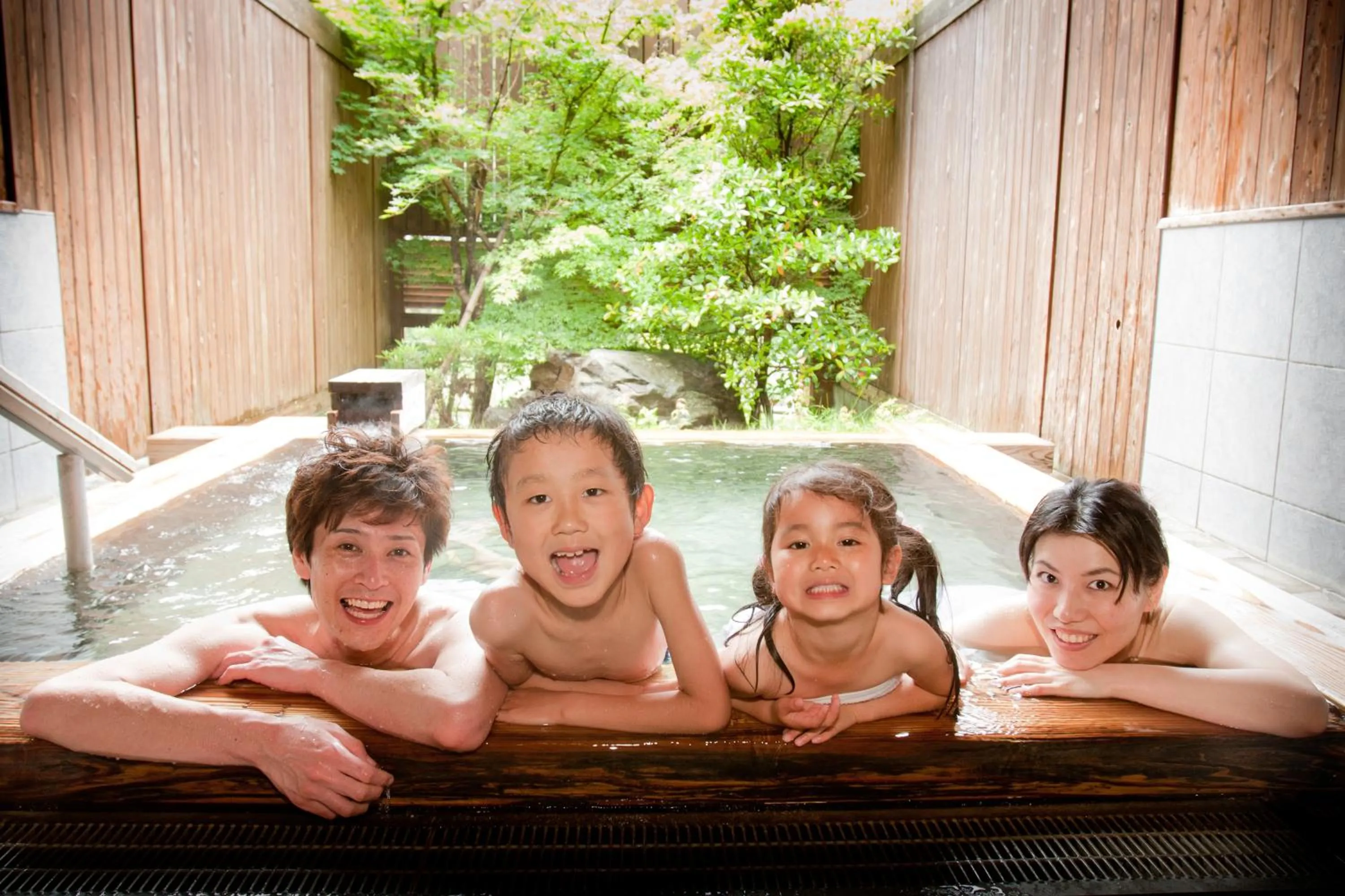 Hot Spring Bath in Tsuetate Onsen Hotel Hizenya