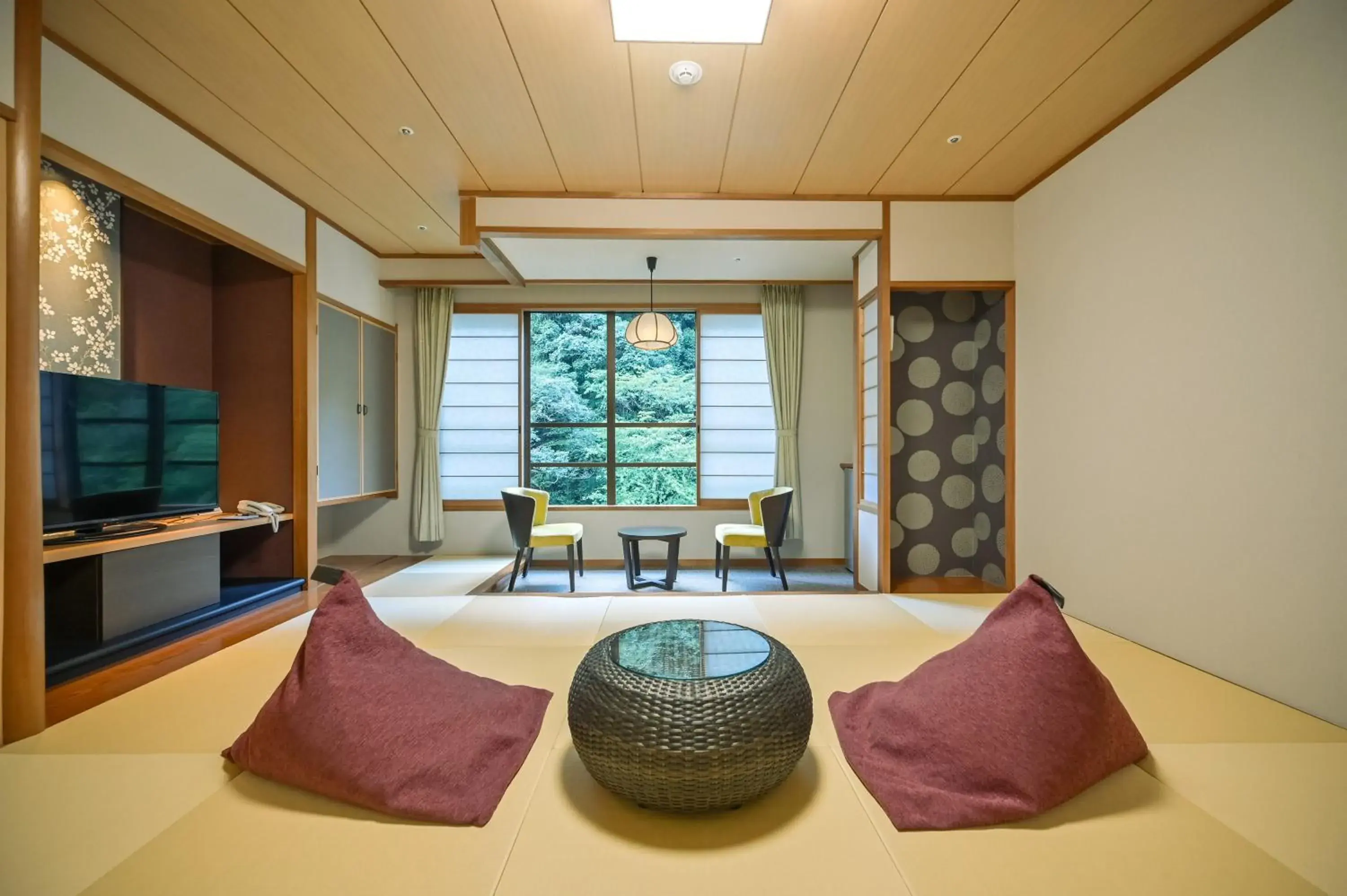 Photo of the whole room, Bed in Tsuetate Onsen Hotel Hizenya Photo of the whole room, Bed in Tsuetate Onsen Hotel Hizenya