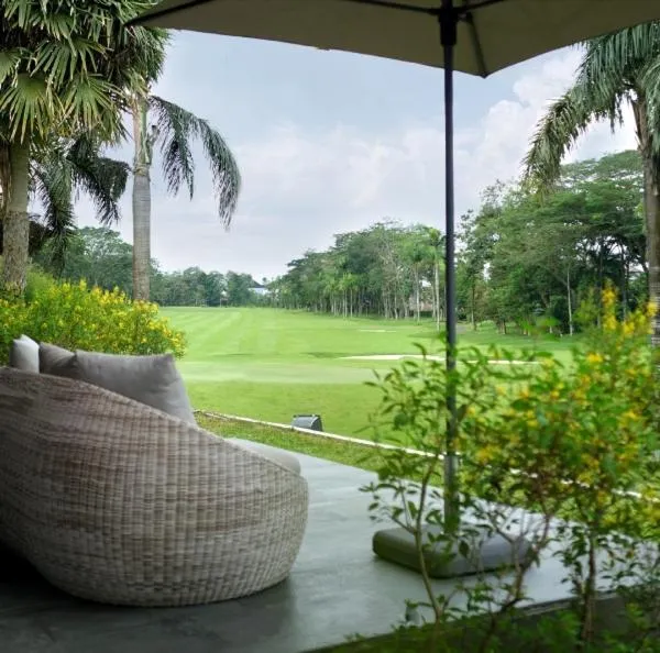 Garden view in Djoglo Luxury Bungalow