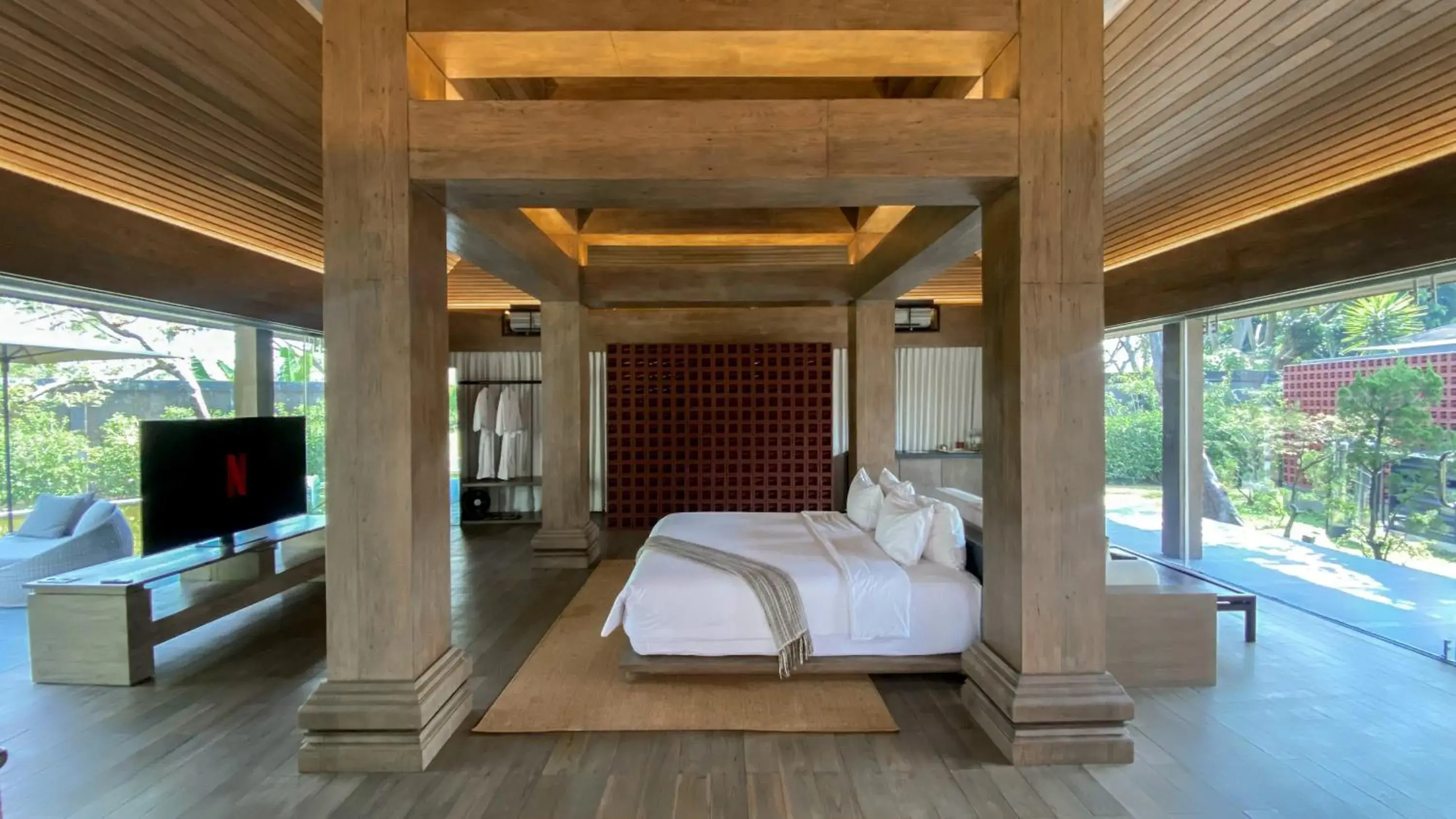 Bed in Djoglo Luxury Bungalow Bed in Djoglo Luxury Bungalow