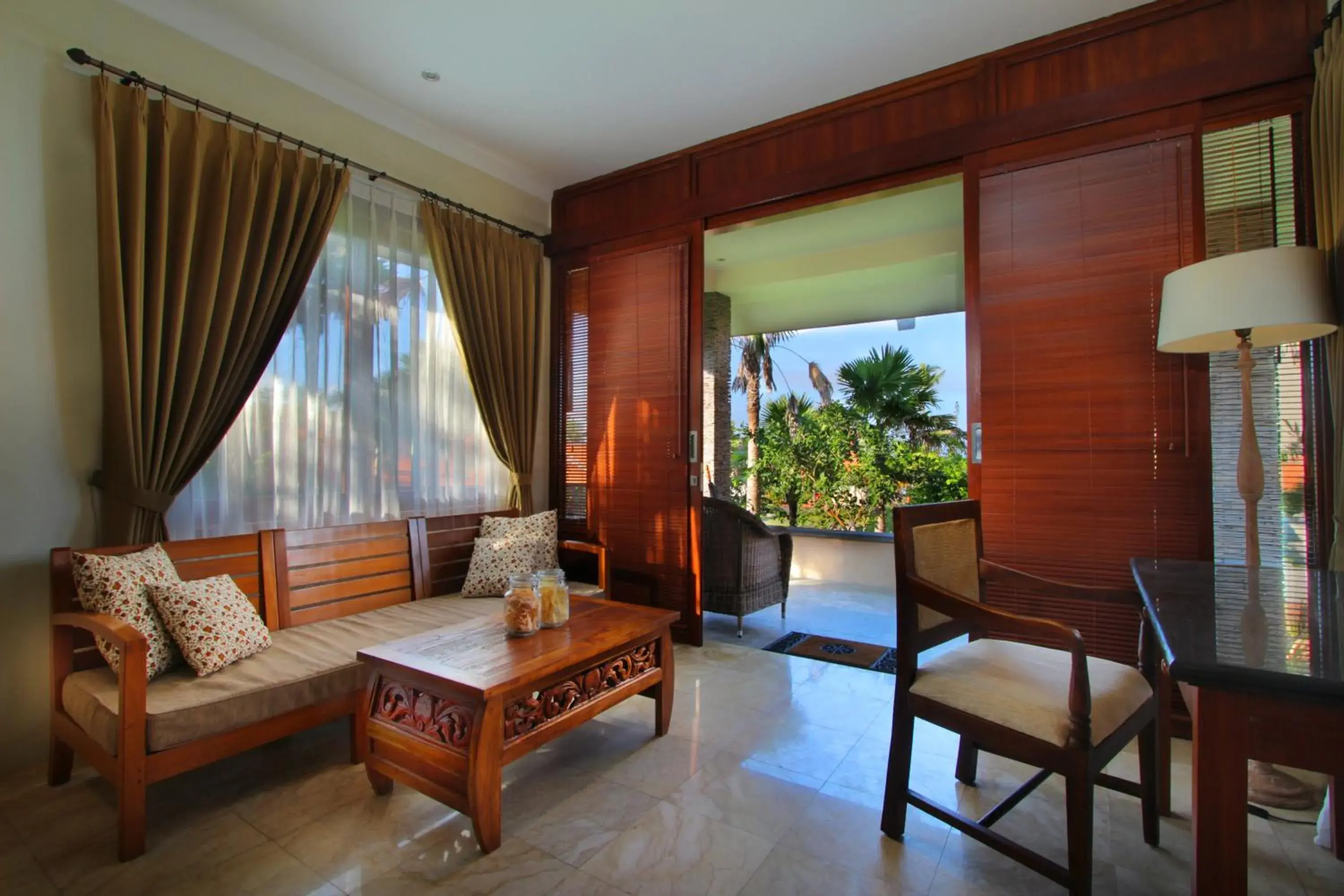 Living room in Amarta Beach Retreat by Nakula Living room in Amarta Beach Retreat by Nakula