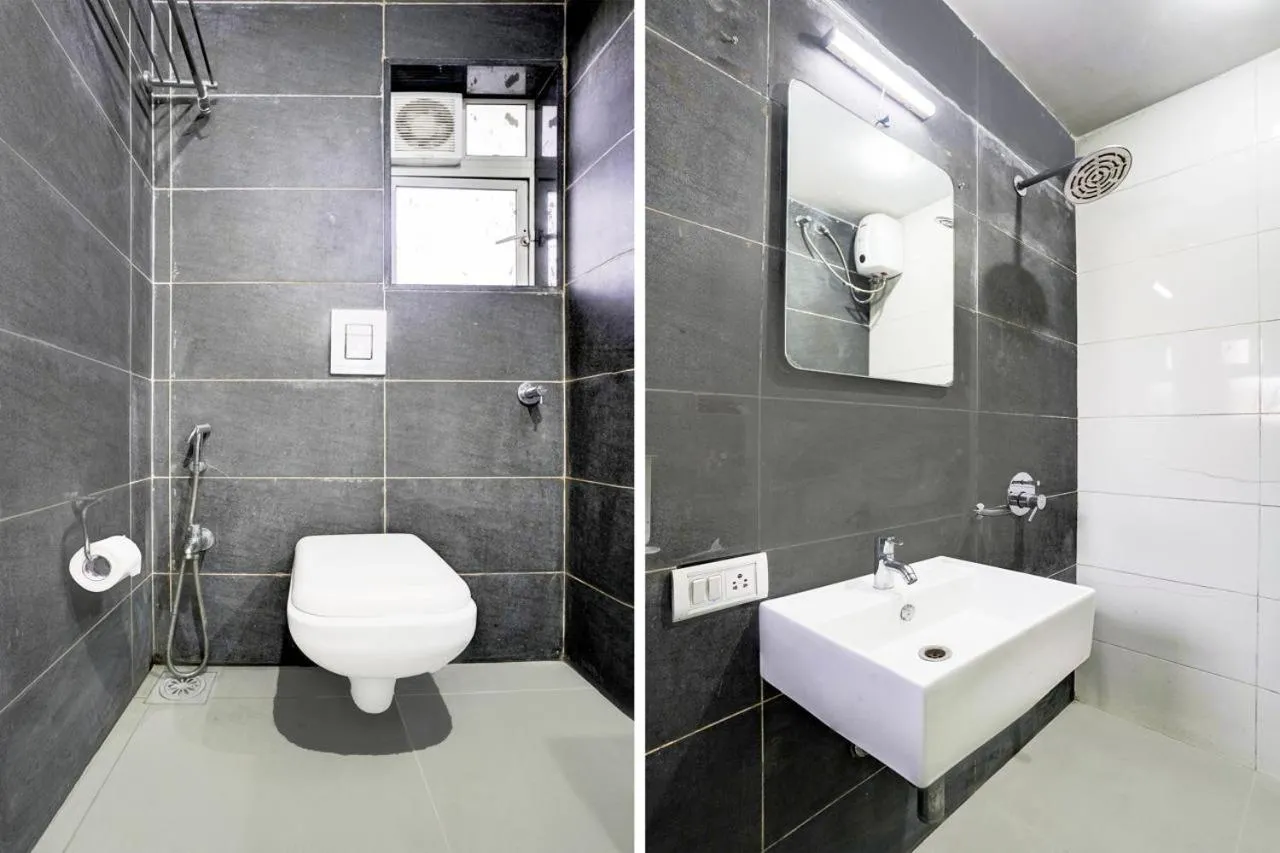 Shower in Vibes Inn Juhu
