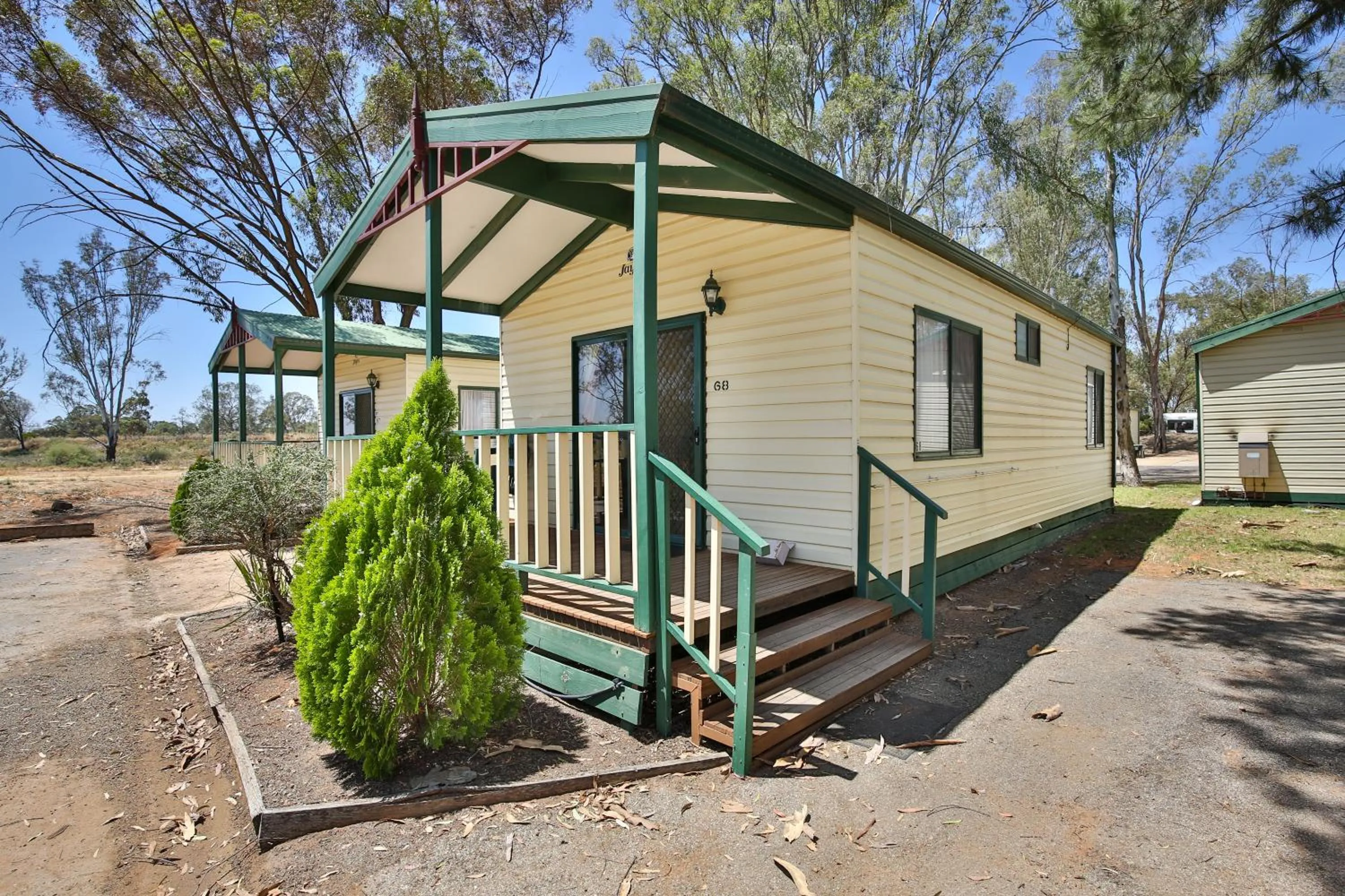Property building in NRMA Mildura Riverside Holiday Park