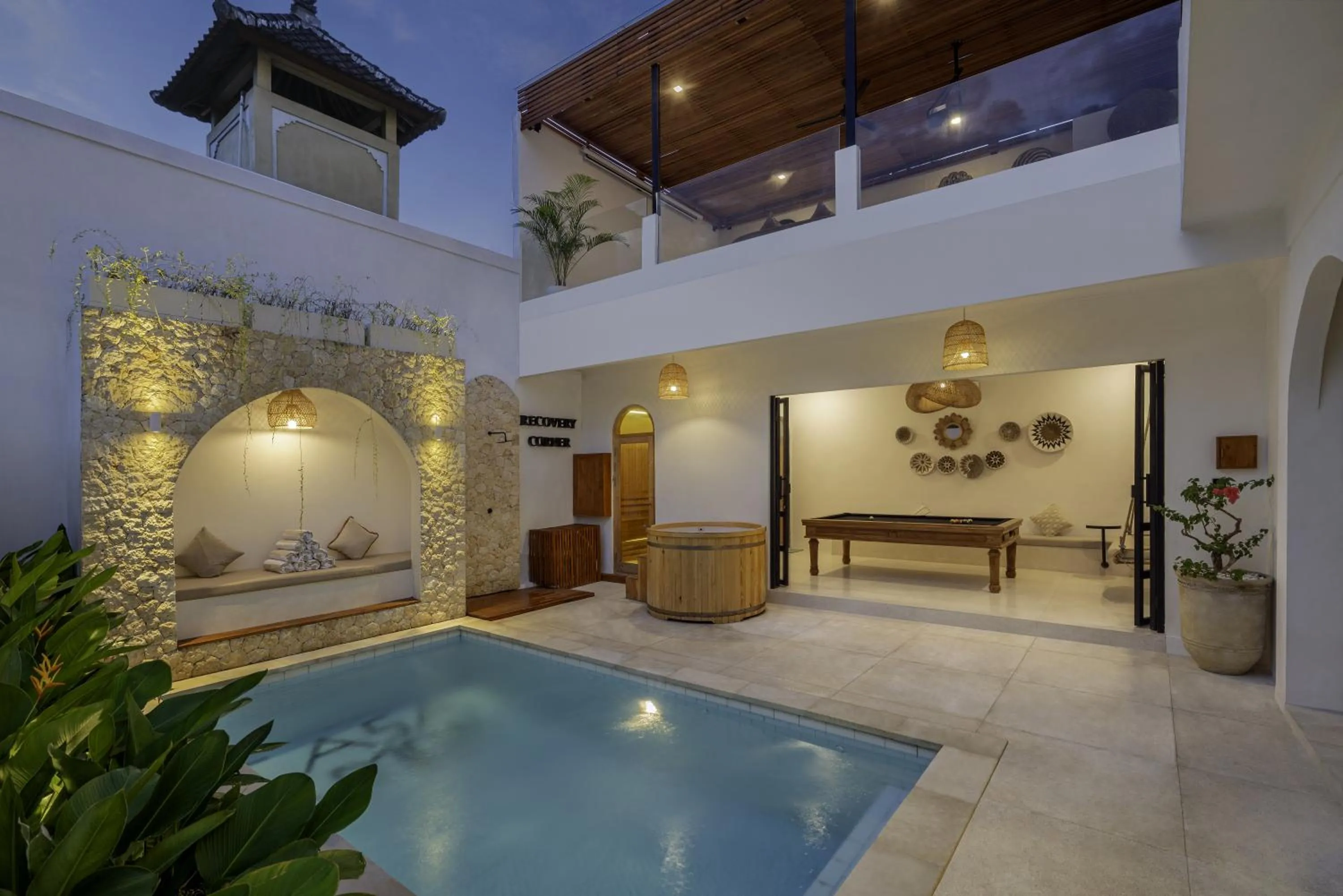 Swimming pool in Casa Amor by GORO