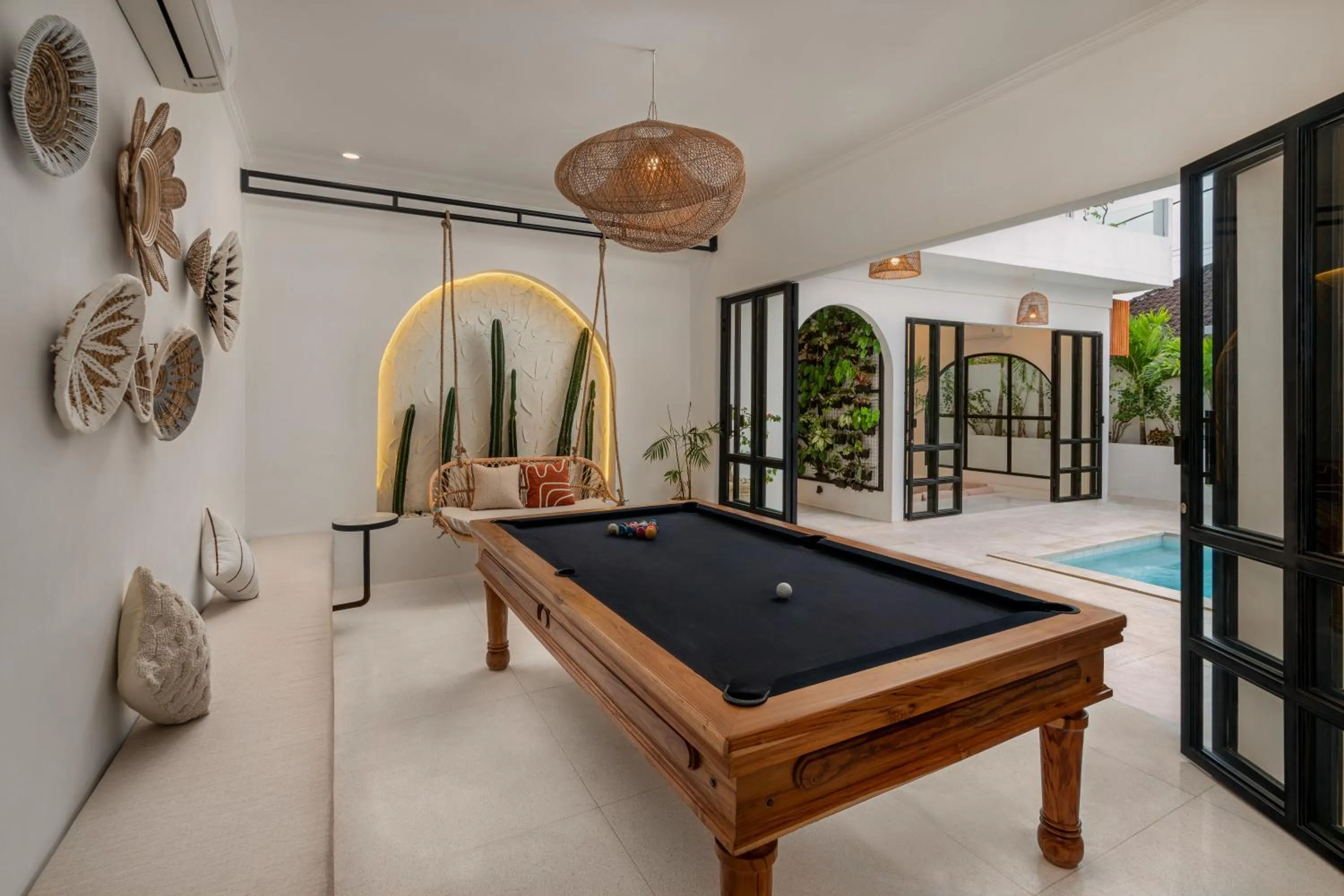 Billiard in Casa Amor by GORO