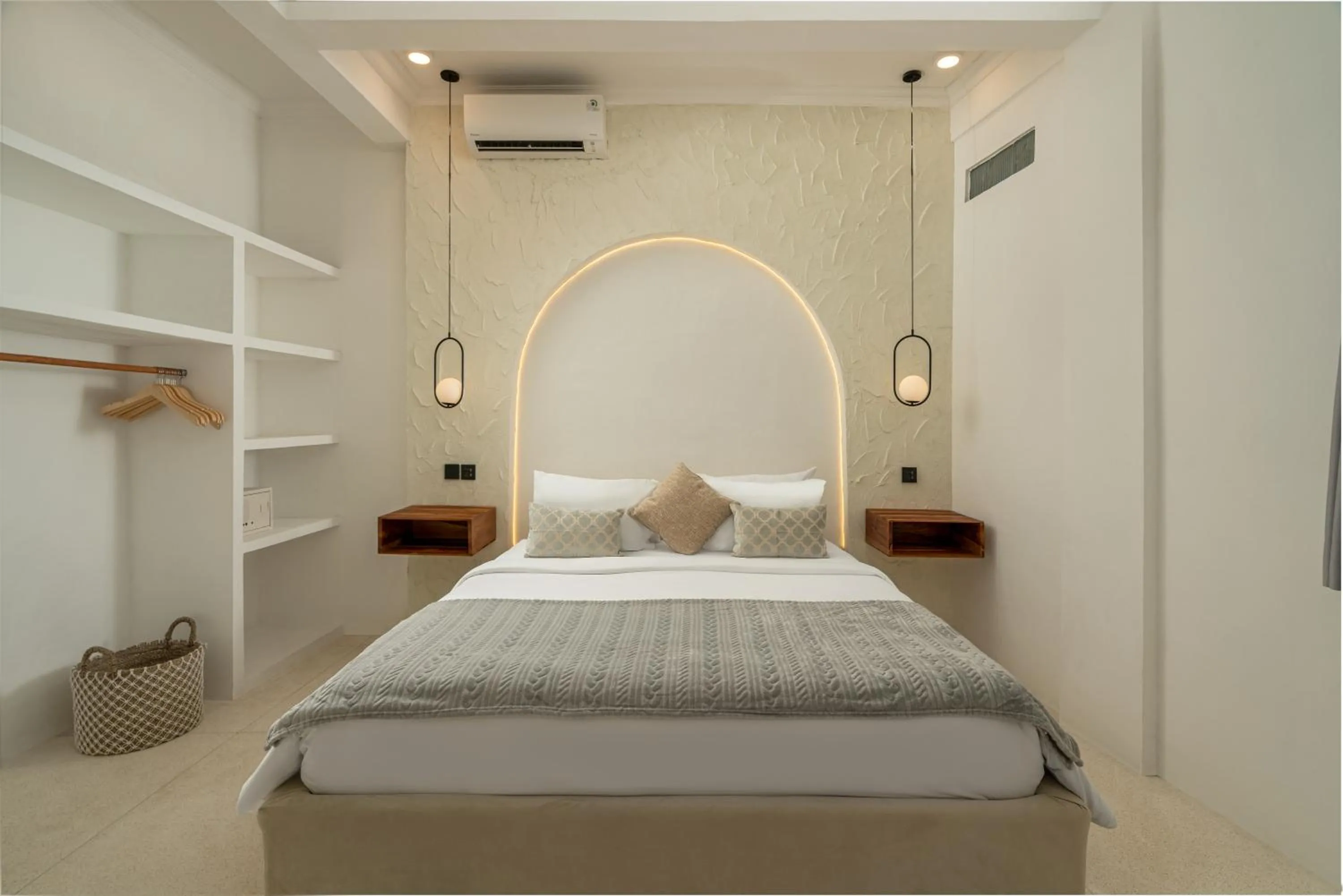 Bedroom, Bed in Casa Amor by GORO