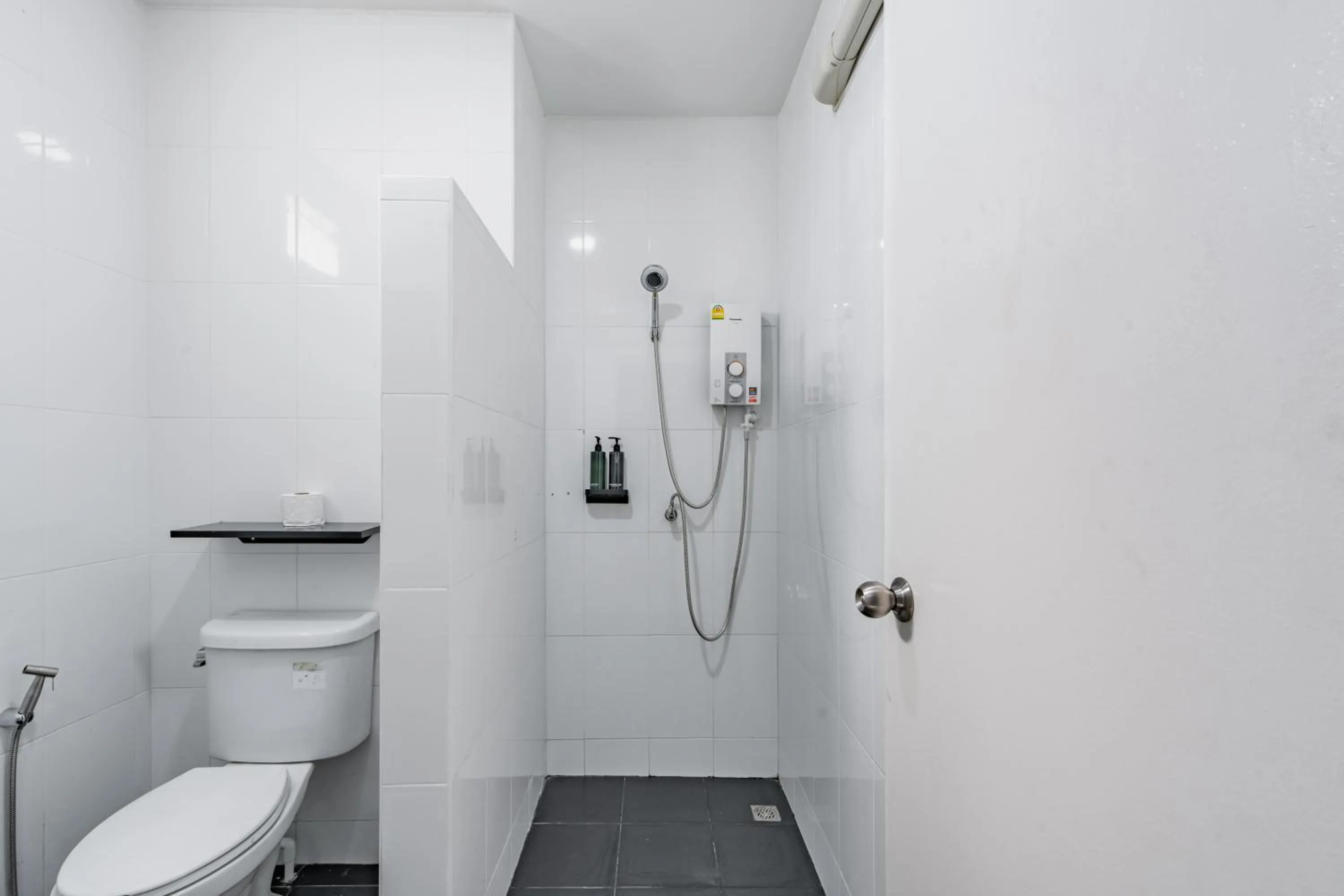 Bathroom in Terminal2 Hotel Phukettown