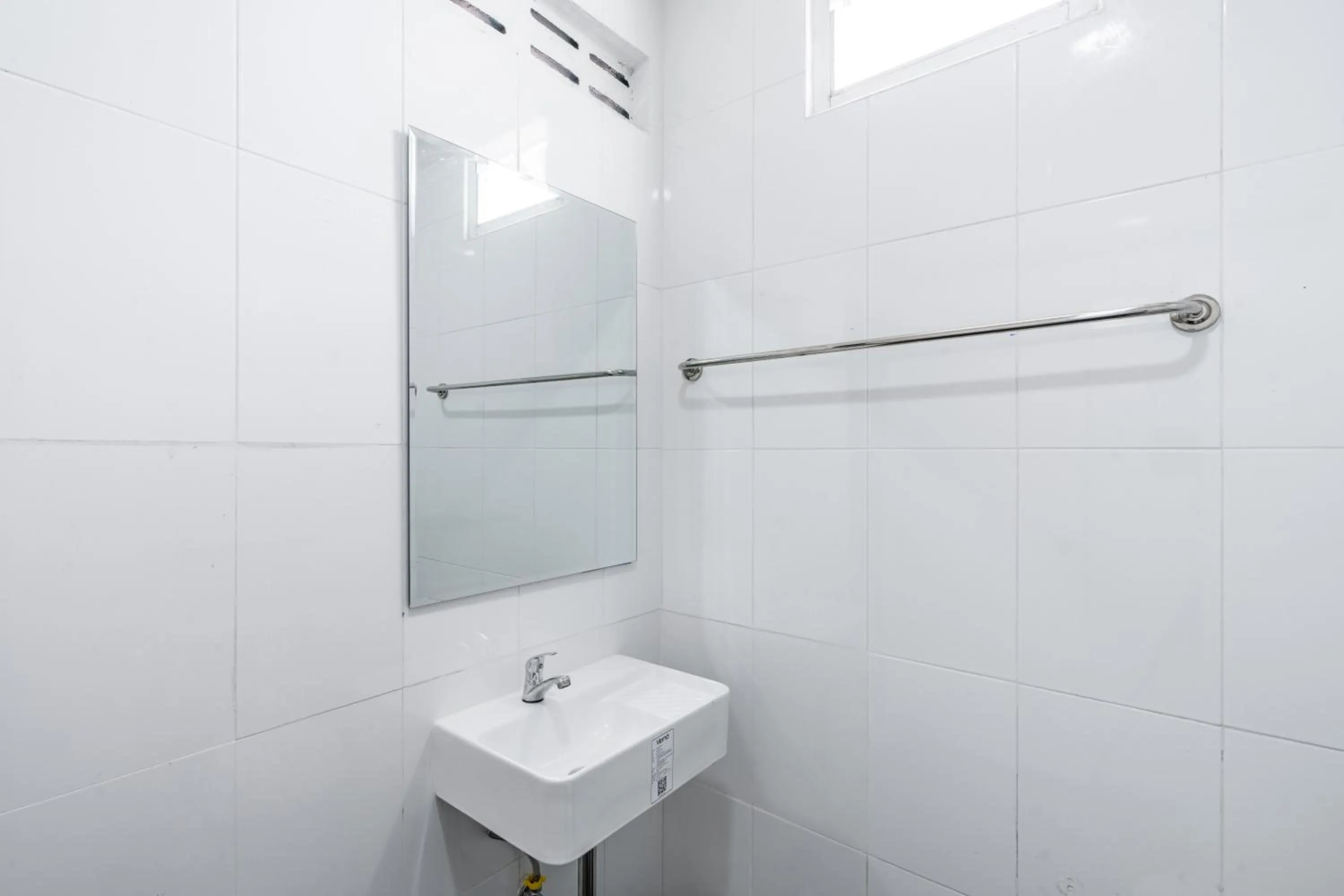 Bathroom in Terminal2 Hotel Phukettown