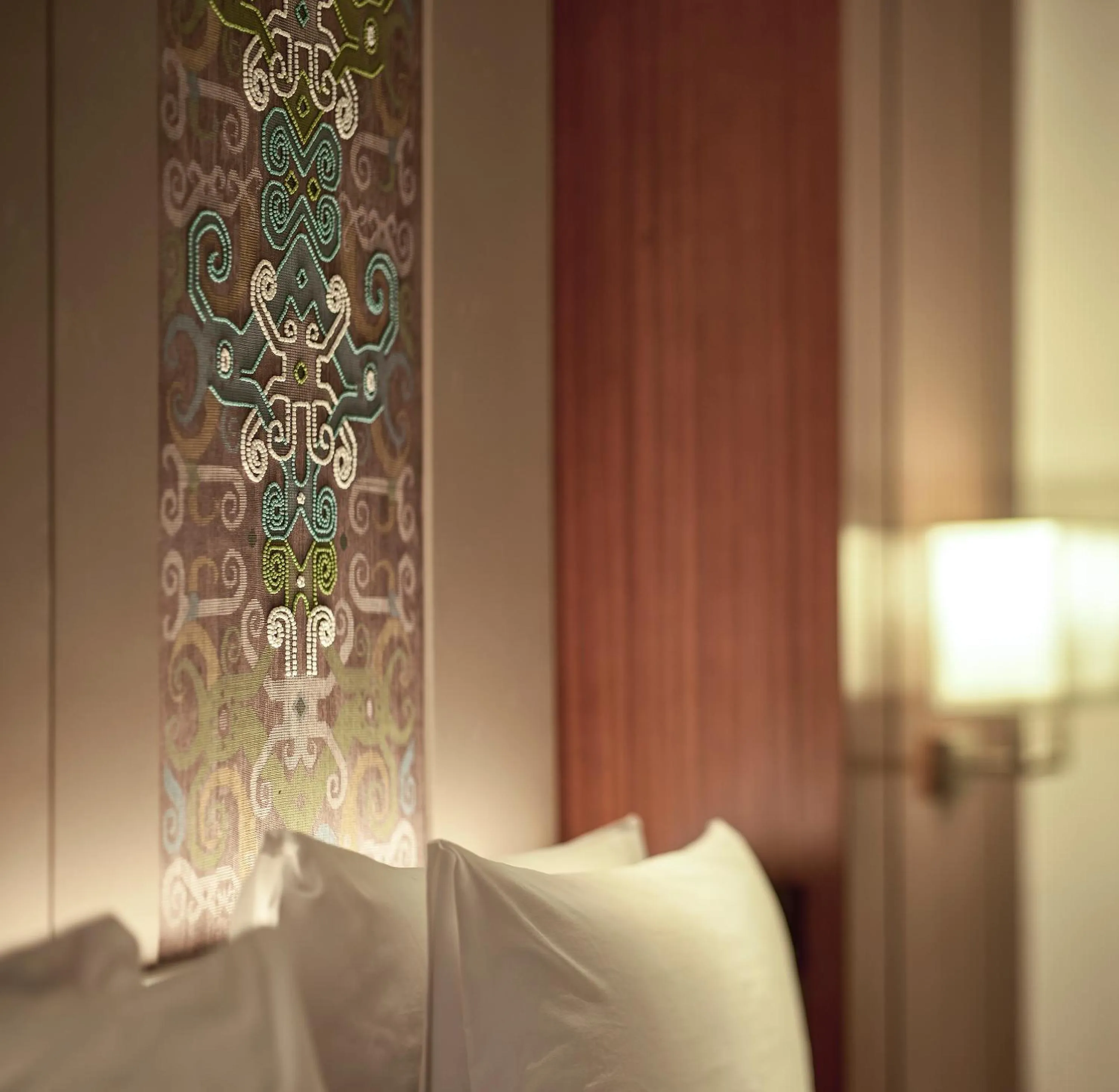 TV and multimedia, Bed in Grand Hyatt Jakarta