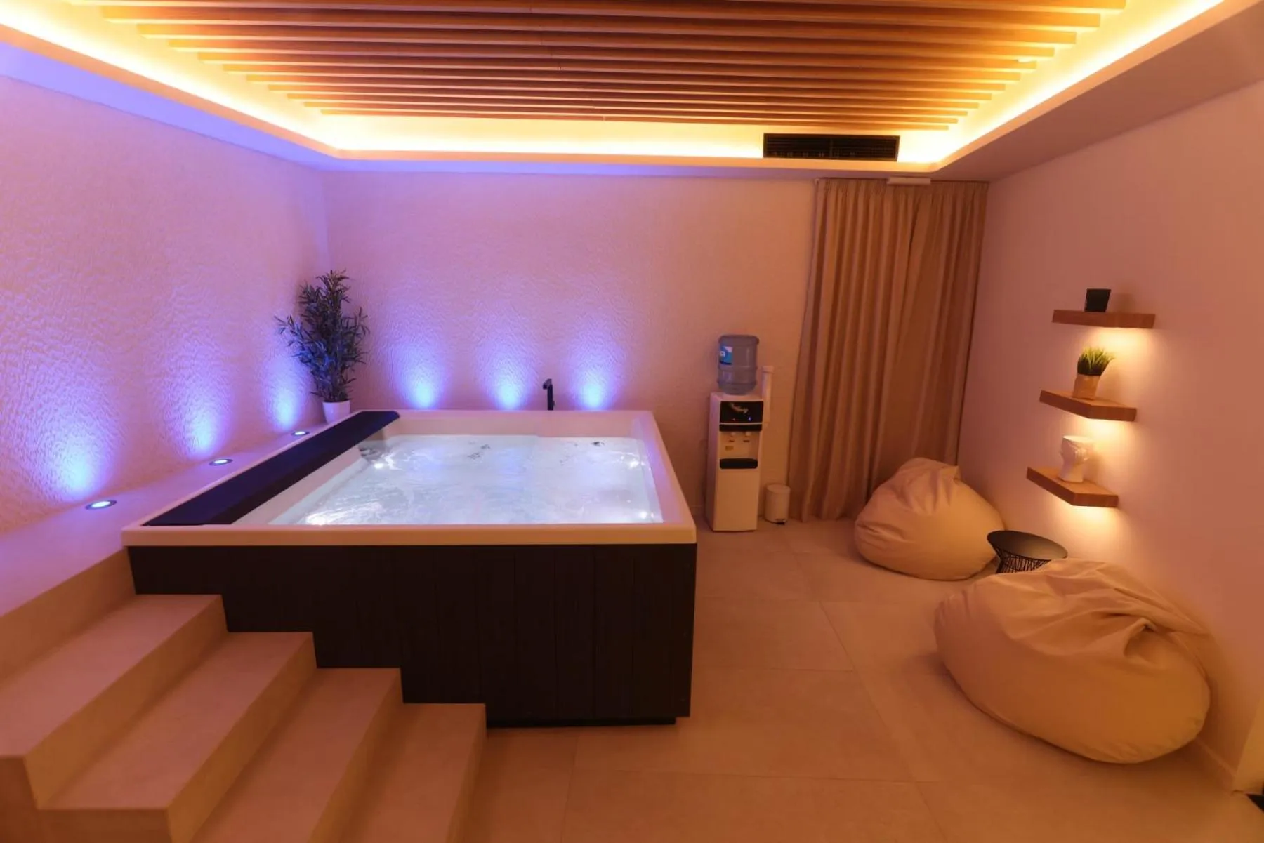 Hot Tub in Garni Hotel Galeria