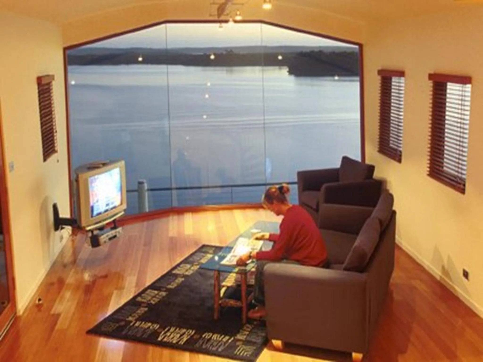 TV and multimedia in Wheelhouse Apartments