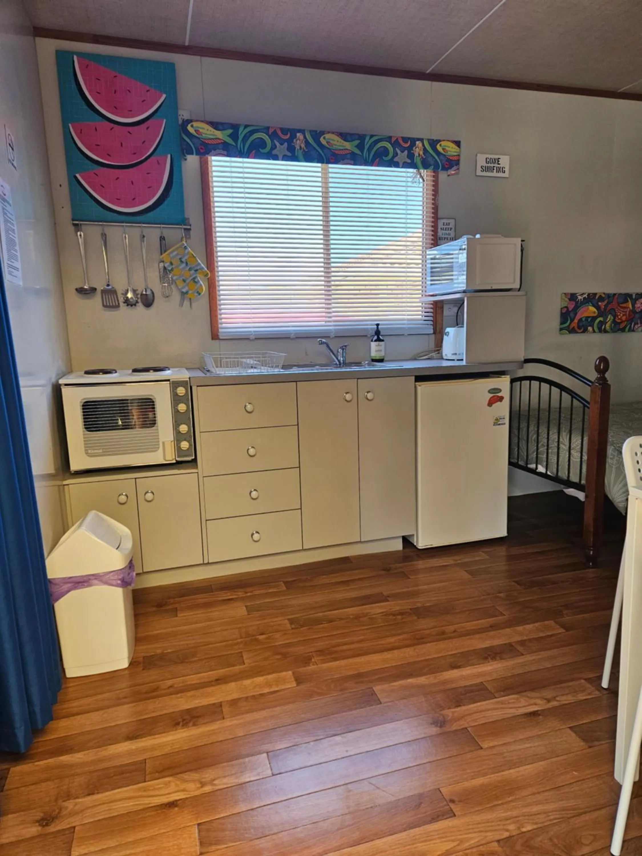Kitchen or kitchenette in Leander Reef Holiday Park