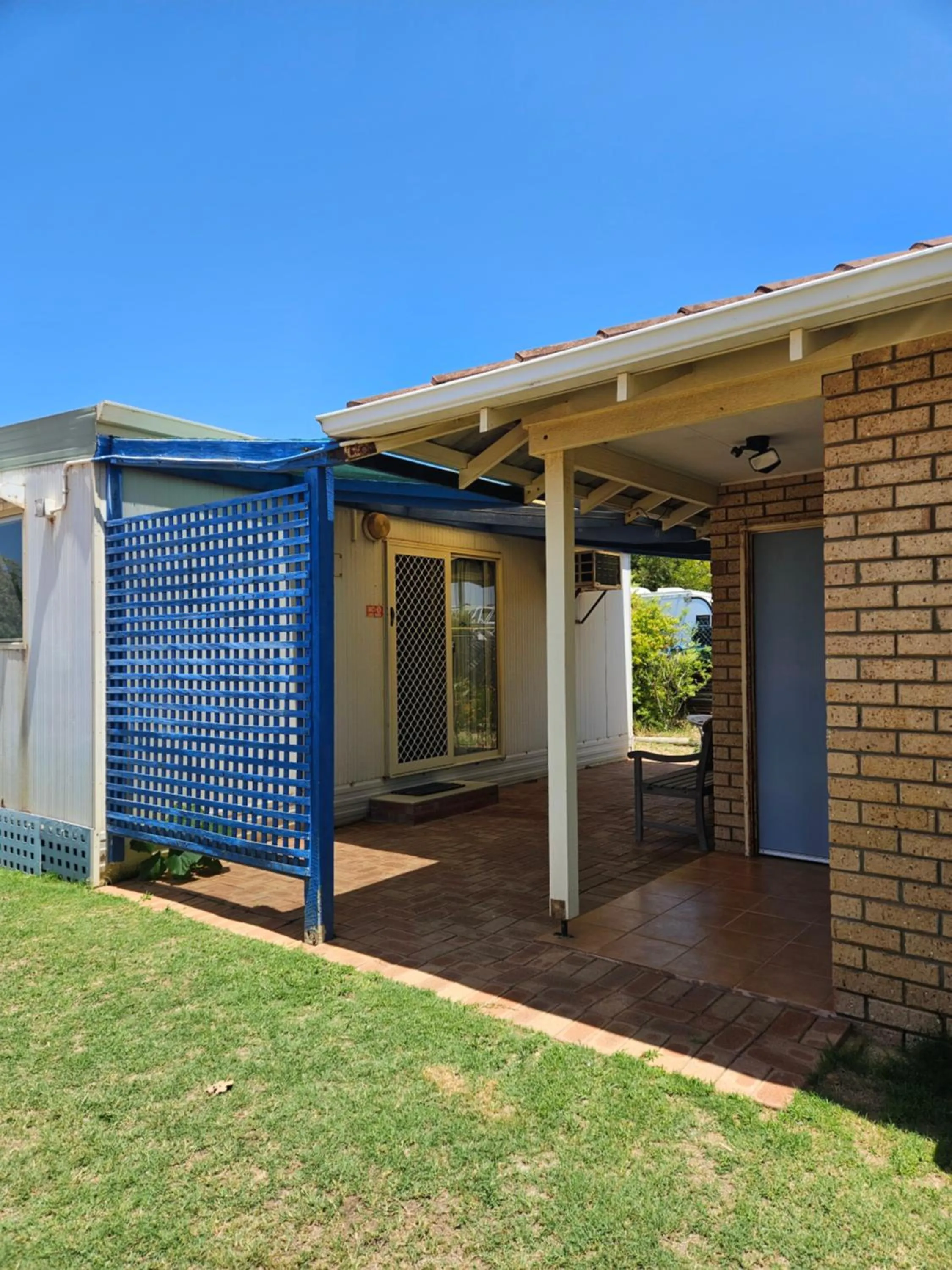 Property building in Leander Reef Holiday Park