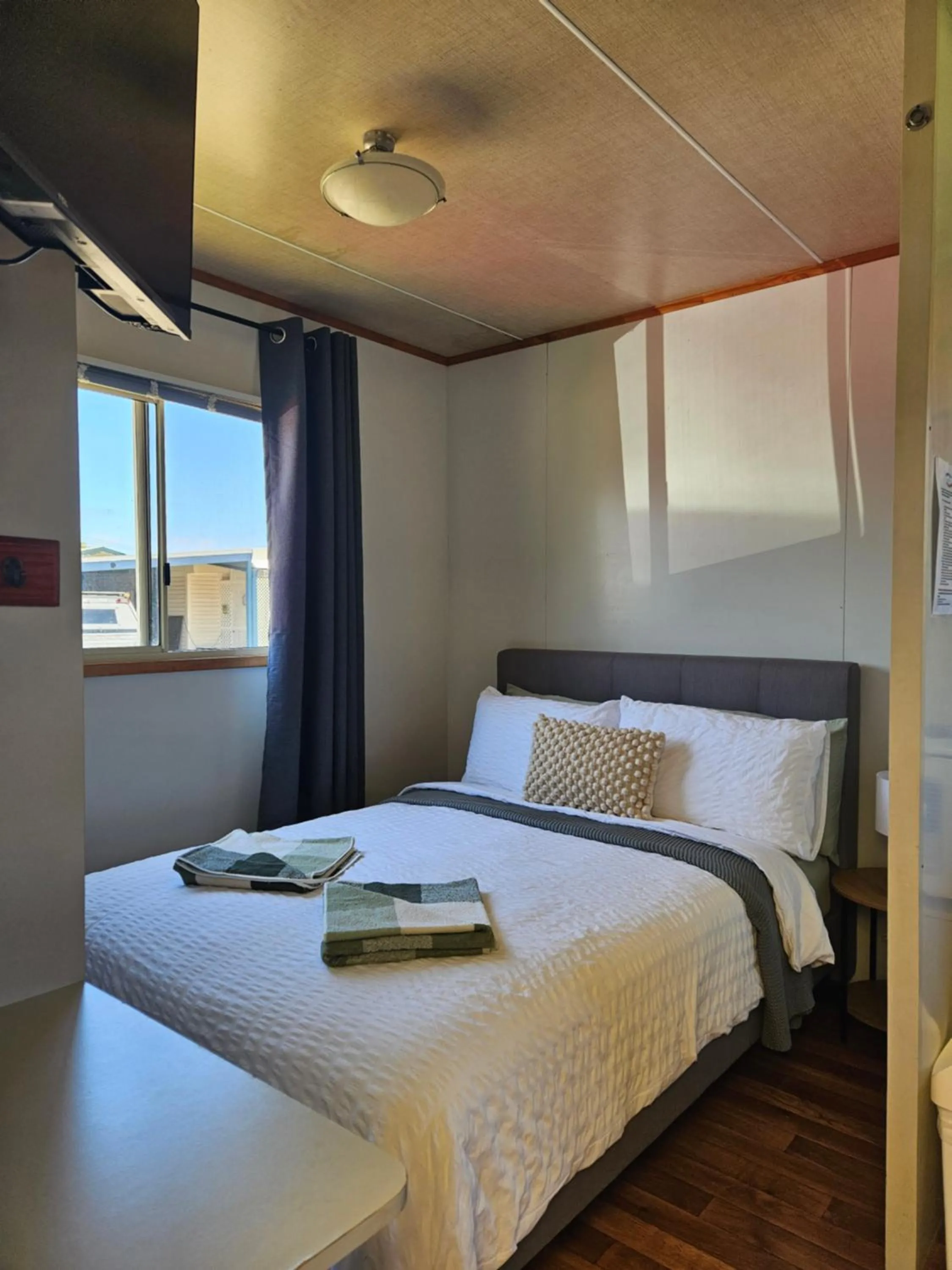 Bed in Leander Reef Holiday Park