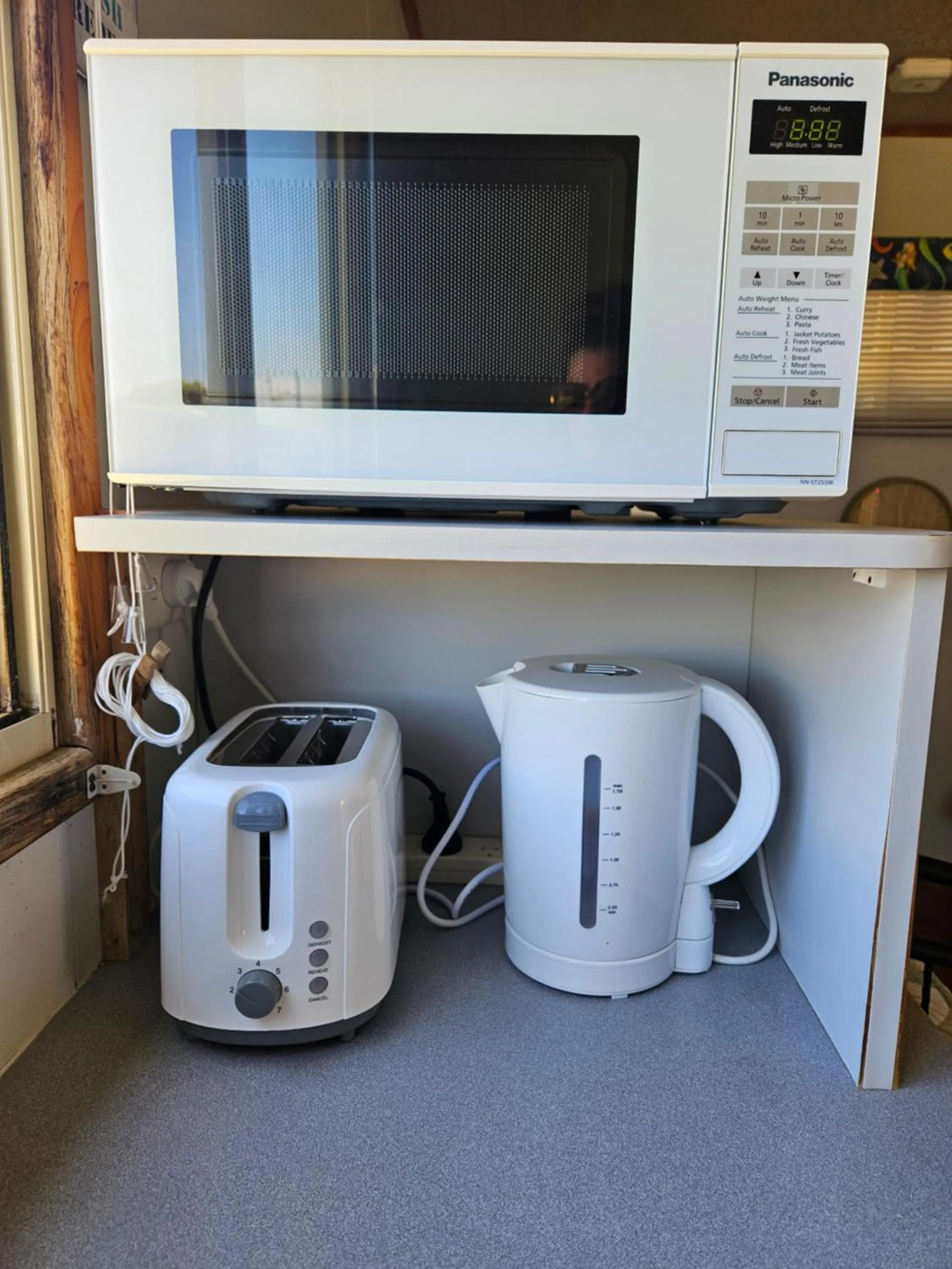 Kitchen or kitchenette in Leander Reef Holiday Park