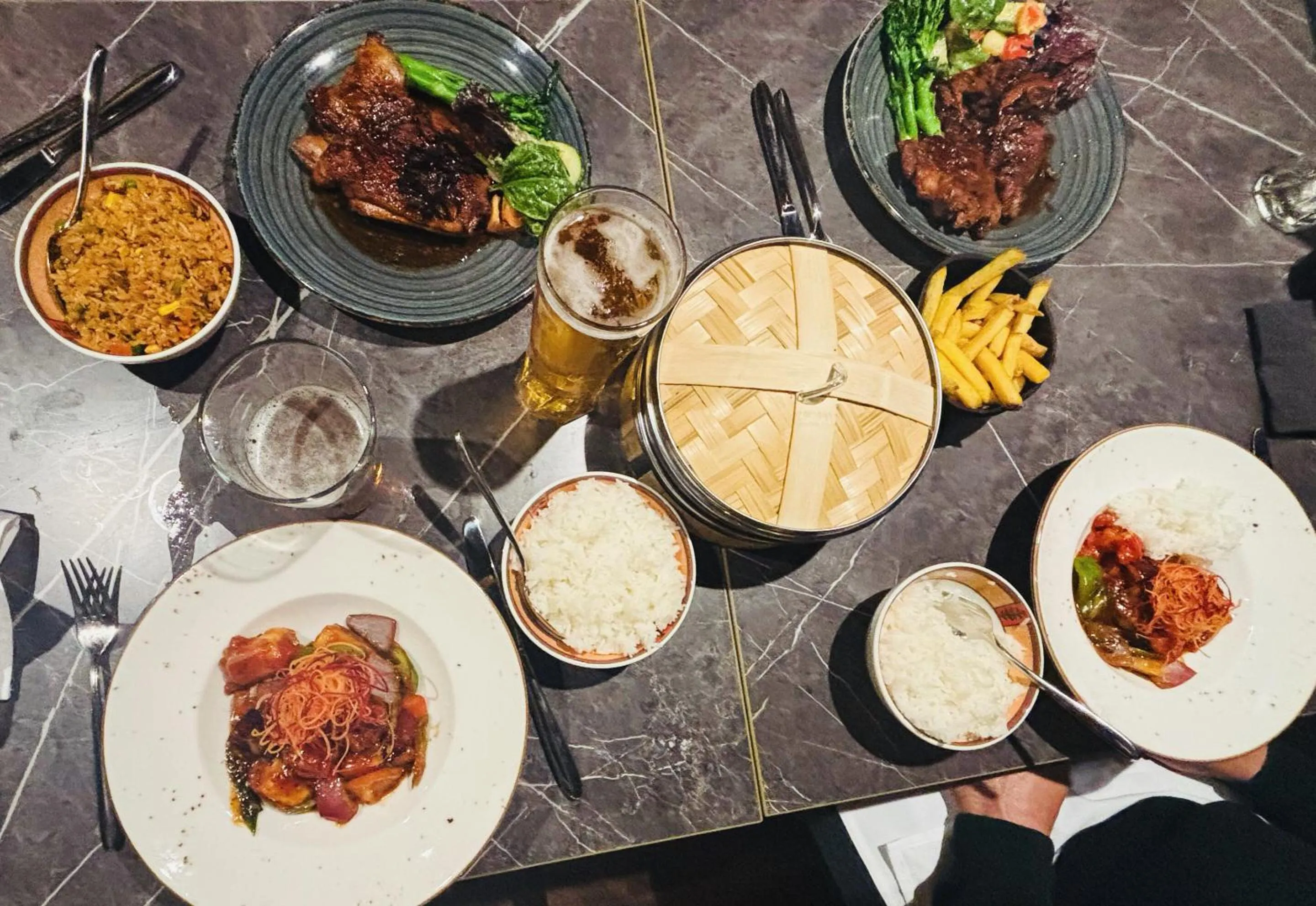 Food and drinks in Yak & Yeti