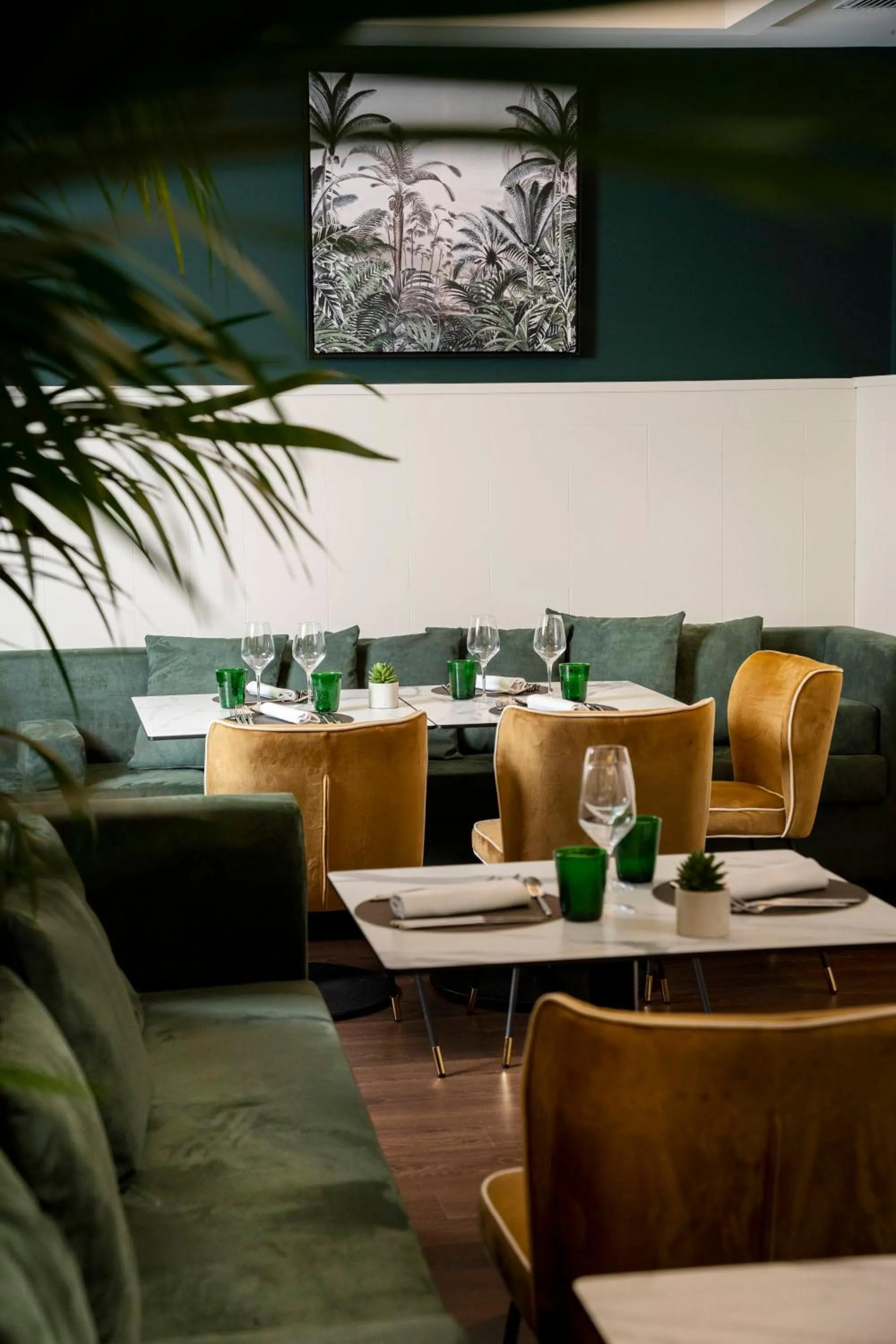 Restaurant/places to eat in Hotel Maestrale