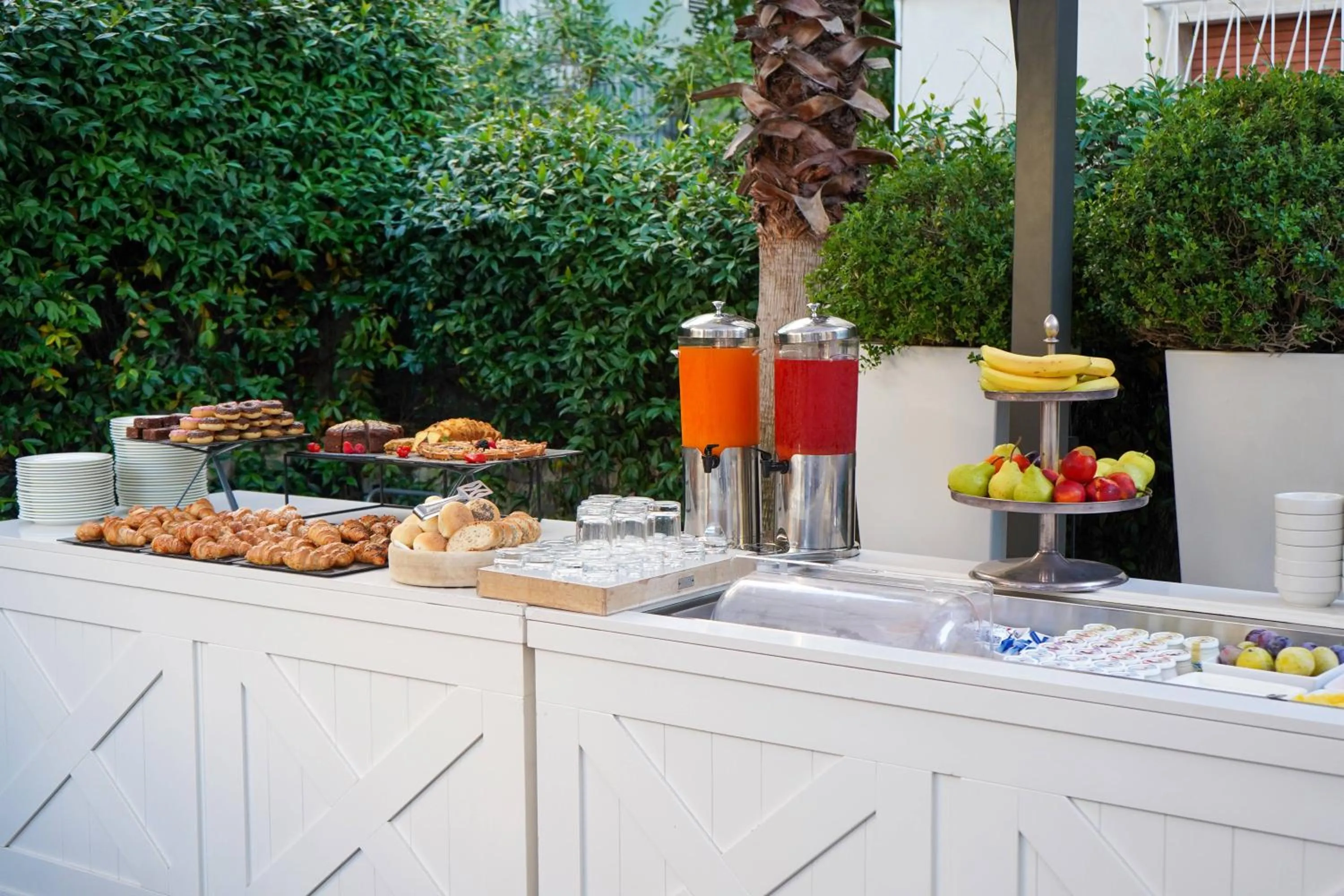 Buffet breakfast in Hotel Maestrale