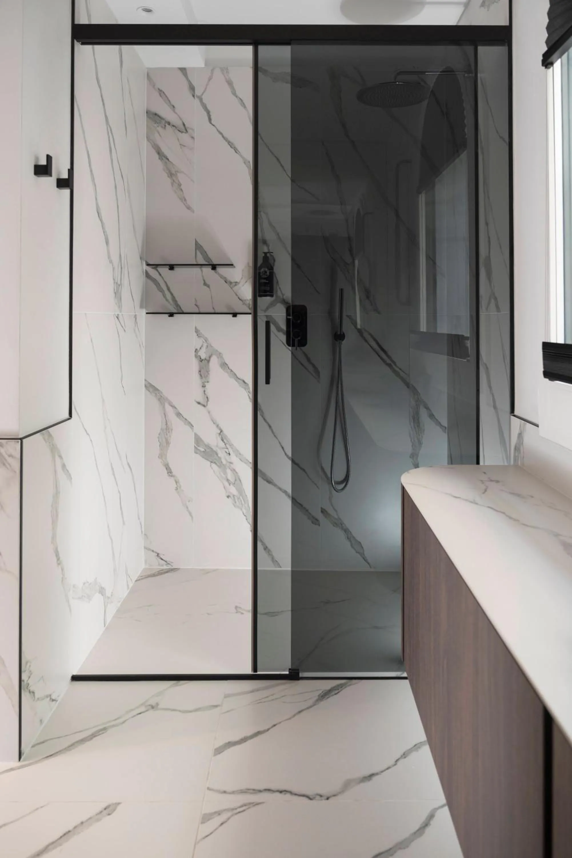 Shower in Hotel Maestrale