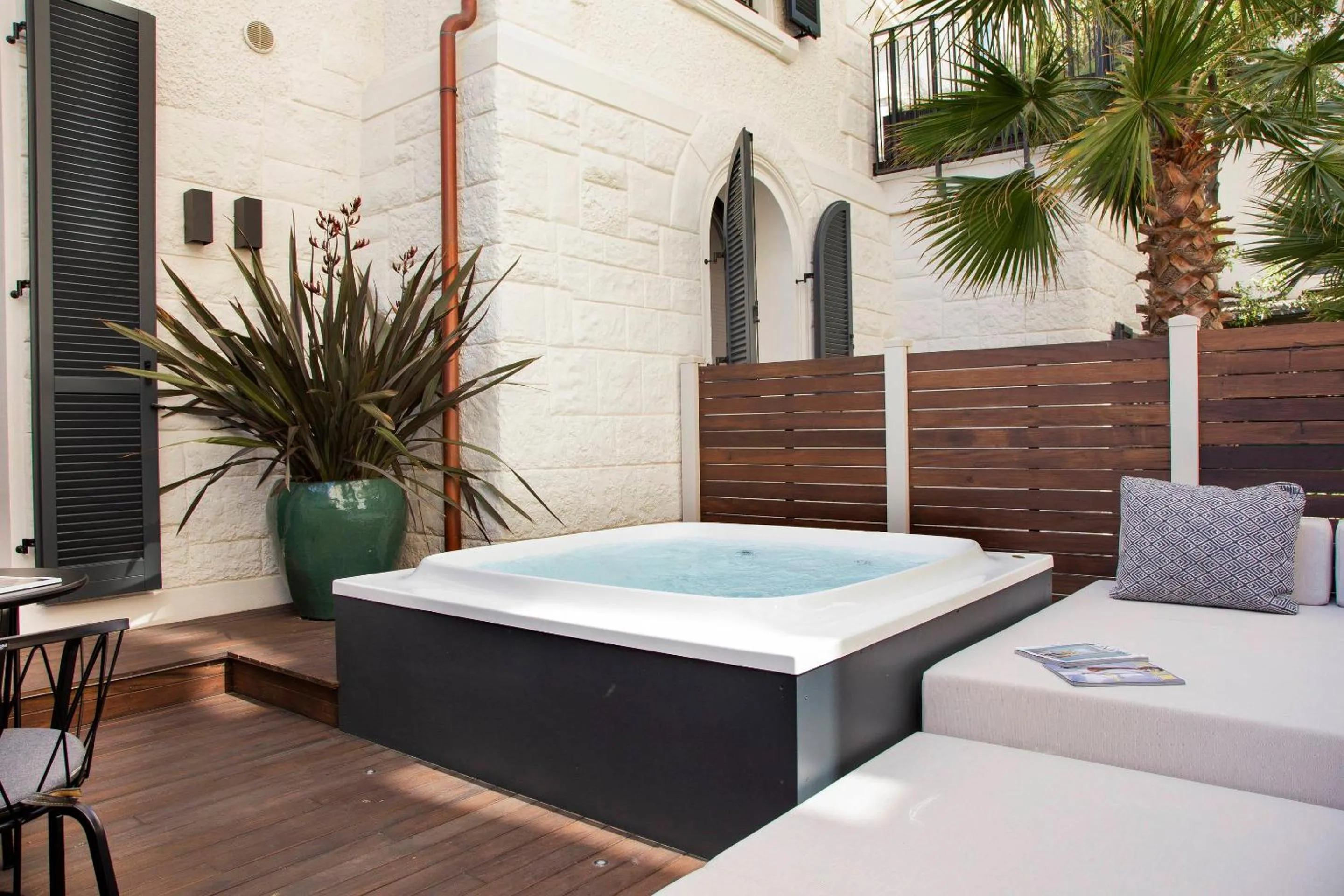 Hot Tub, Bed in Hotel Maestrale