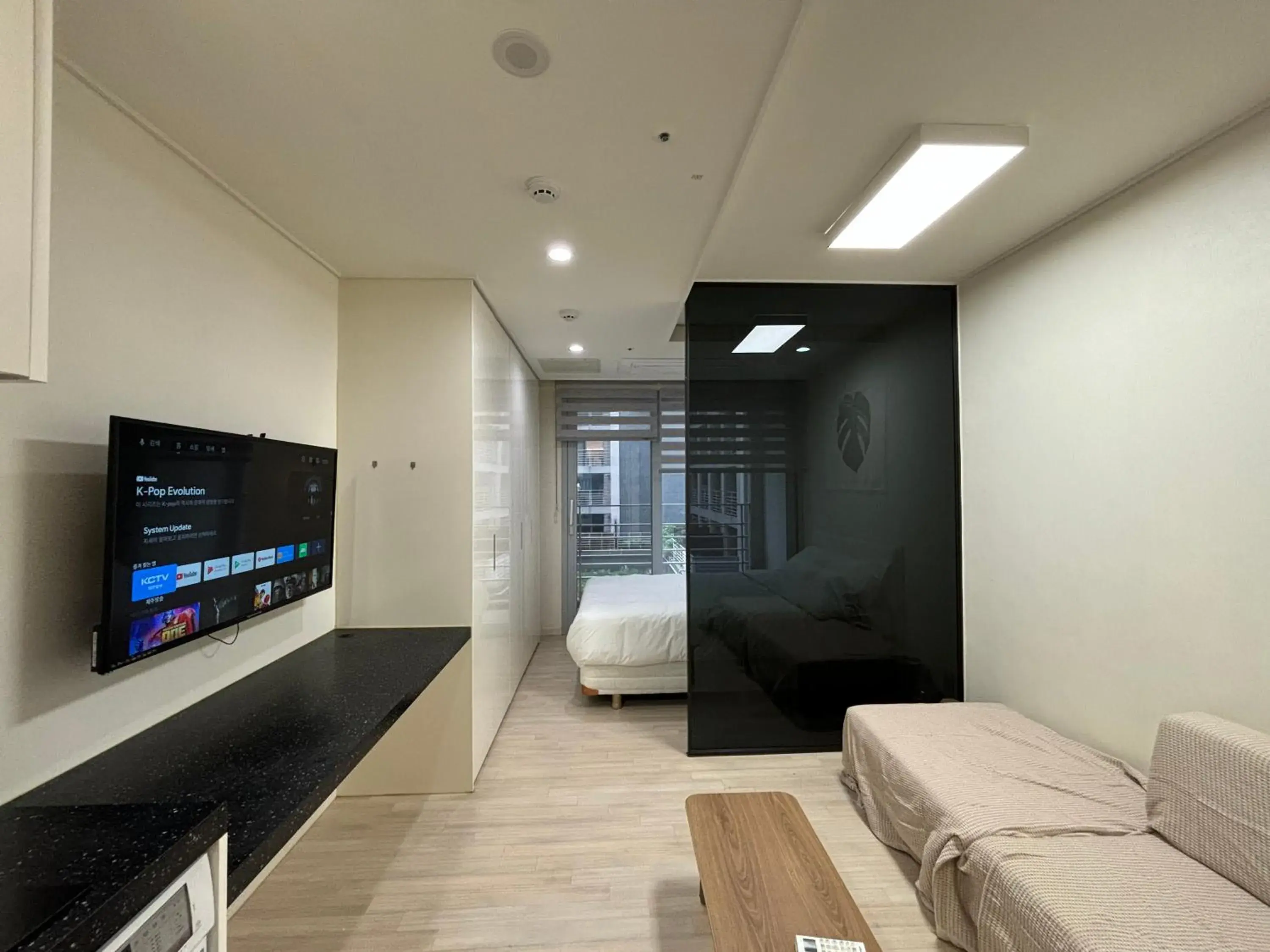 Photo of the whole room, Bed in The Hide City Photo of the whole room, Bed in The Hide City