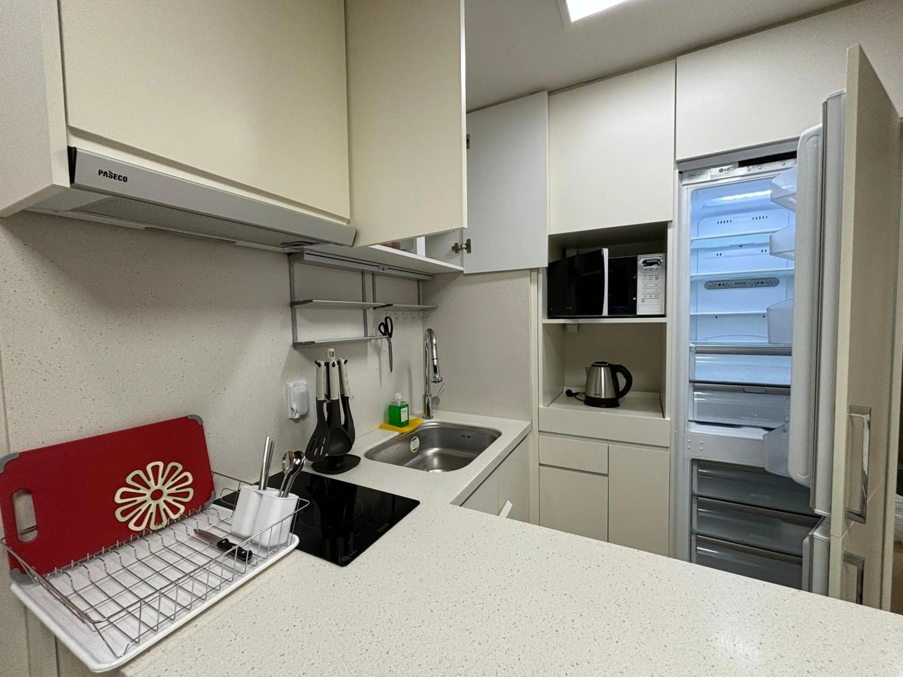 Kitchen or kitchenette in The Hide City