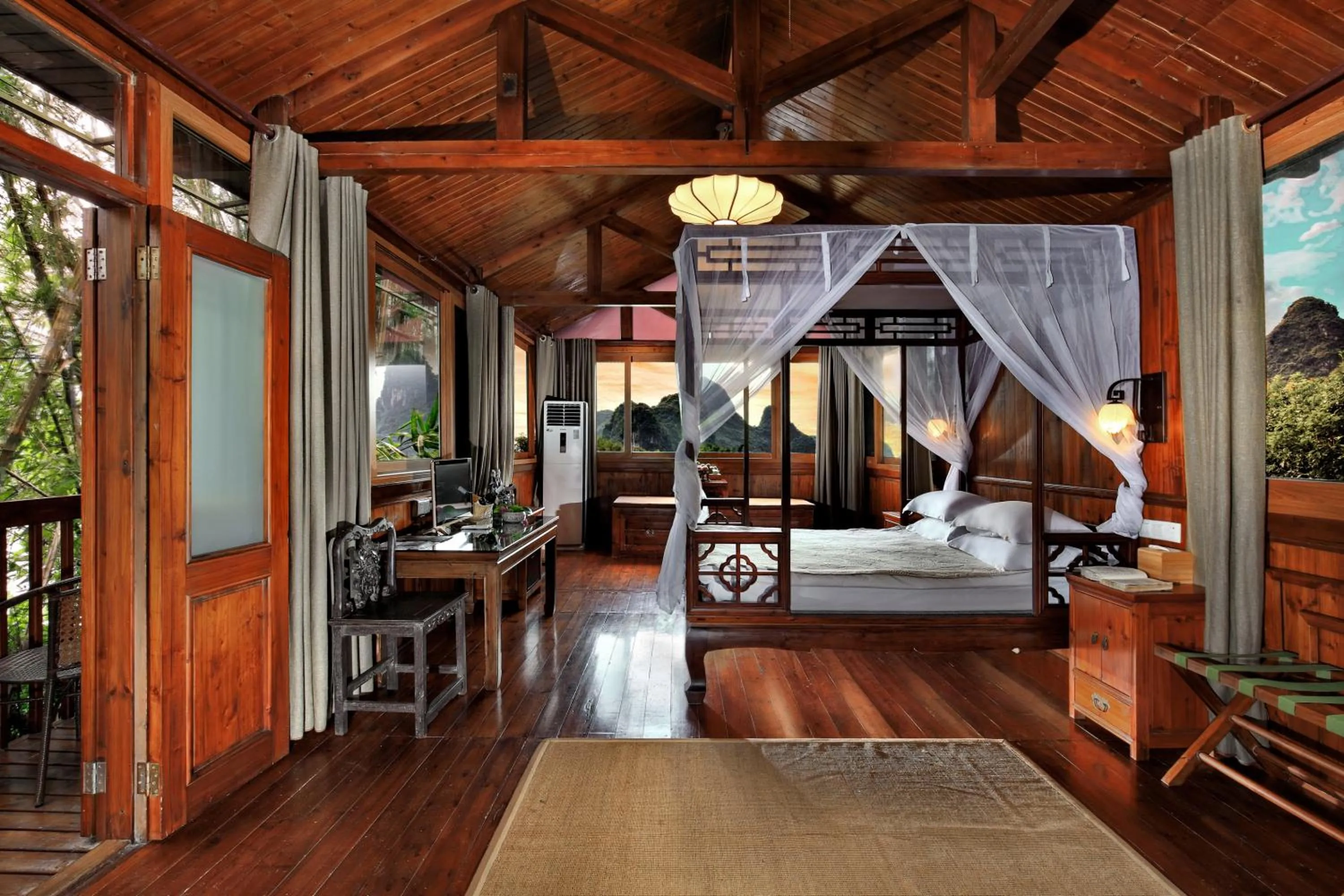 Photo of the whole room in Yangshuo Mountain Retreat