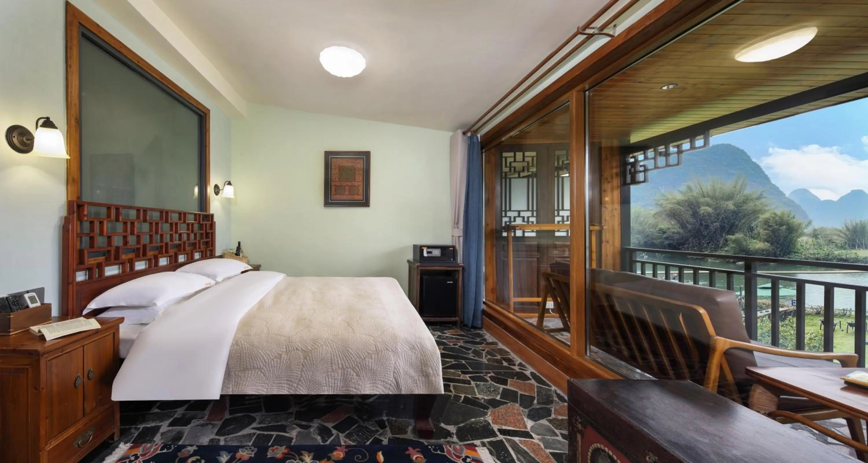 Bed in Yangshuo Mountain Retreat