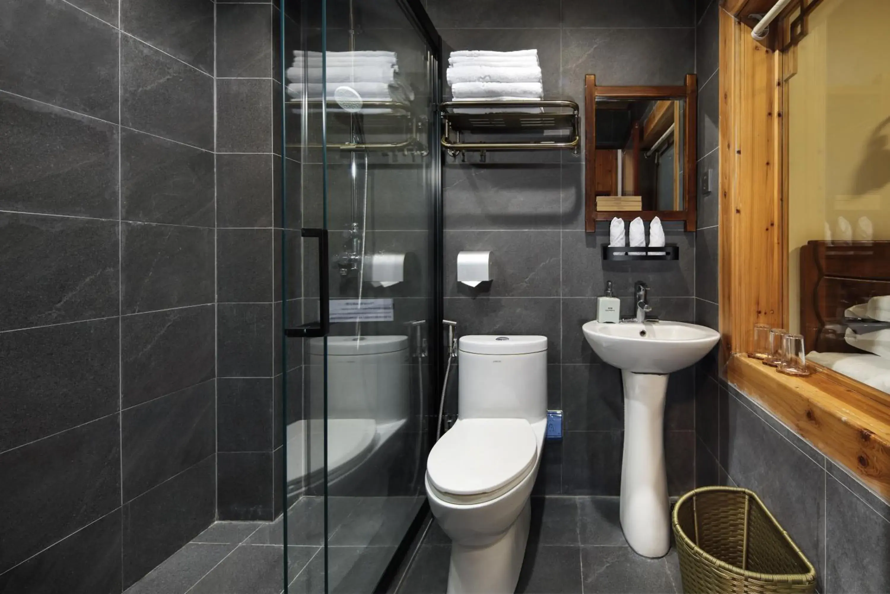 Riverview Twin Bed in Yangshuo Mountain Retreat Riverview Twin Bed in Yangshuo Mountain Retreat